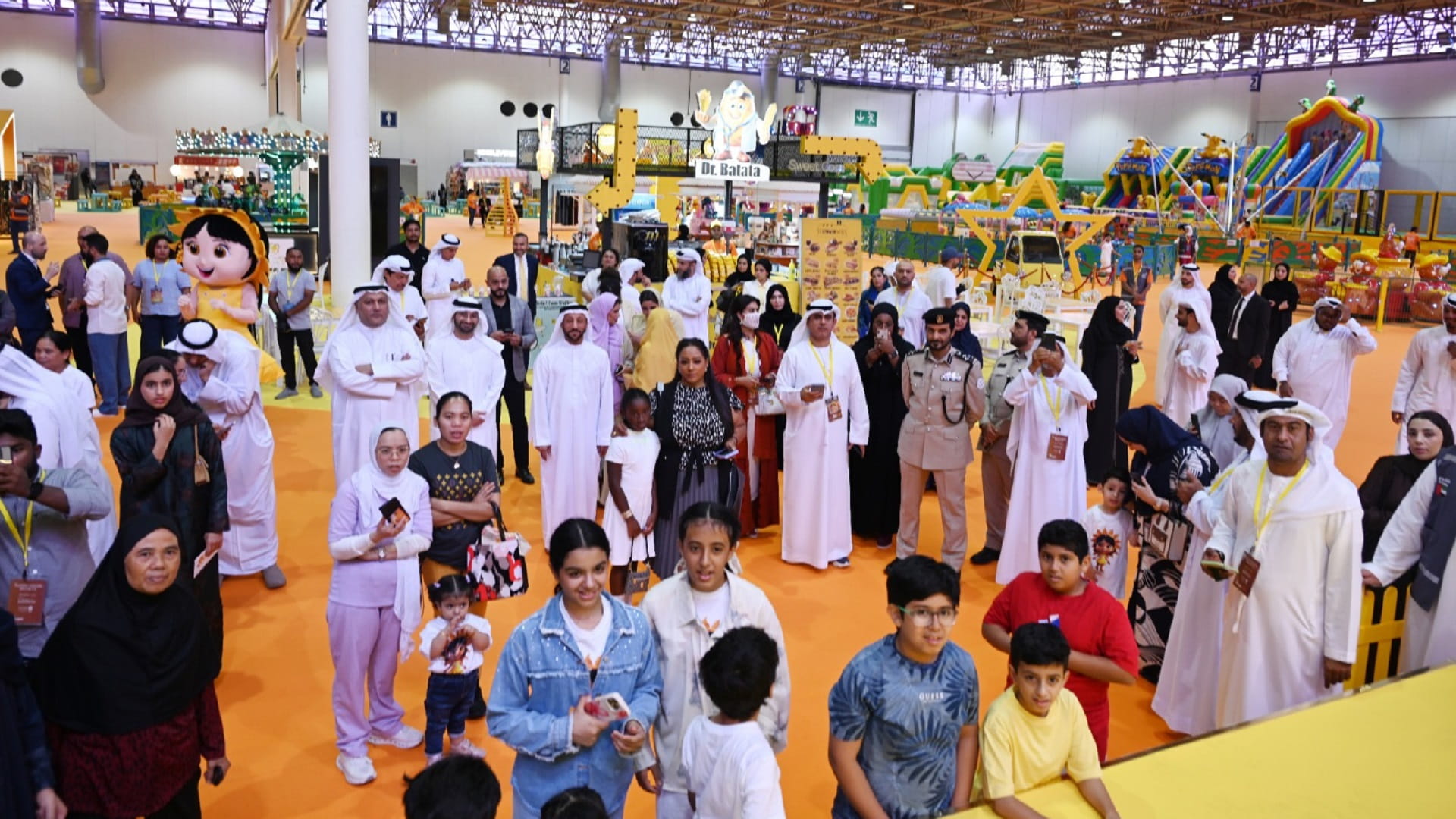 غرفة وسياحة الشارقة تفتتحان فعاليات "مدينة شمسة الترفيهية"