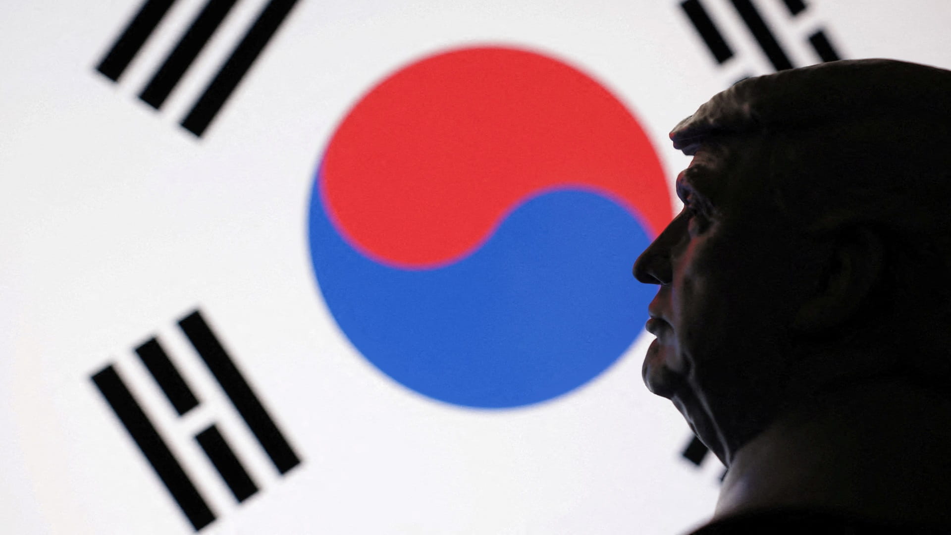 Trump says US to impose 15% tariff on South Korean goods