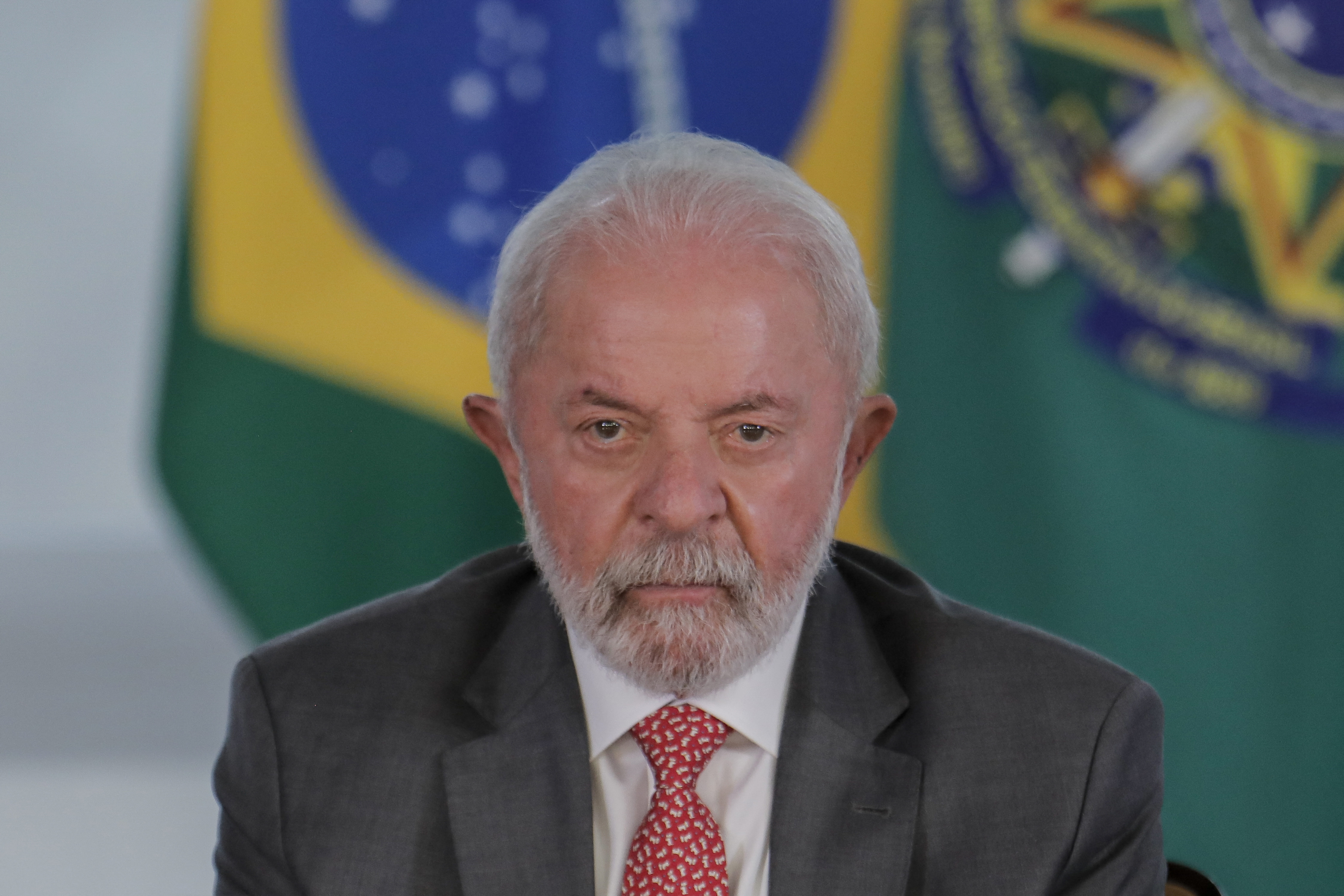 بمواجهة عقوبات وضرائب أميركا..لولا يتعهد بالدفاع عن سيادة البرازيل 