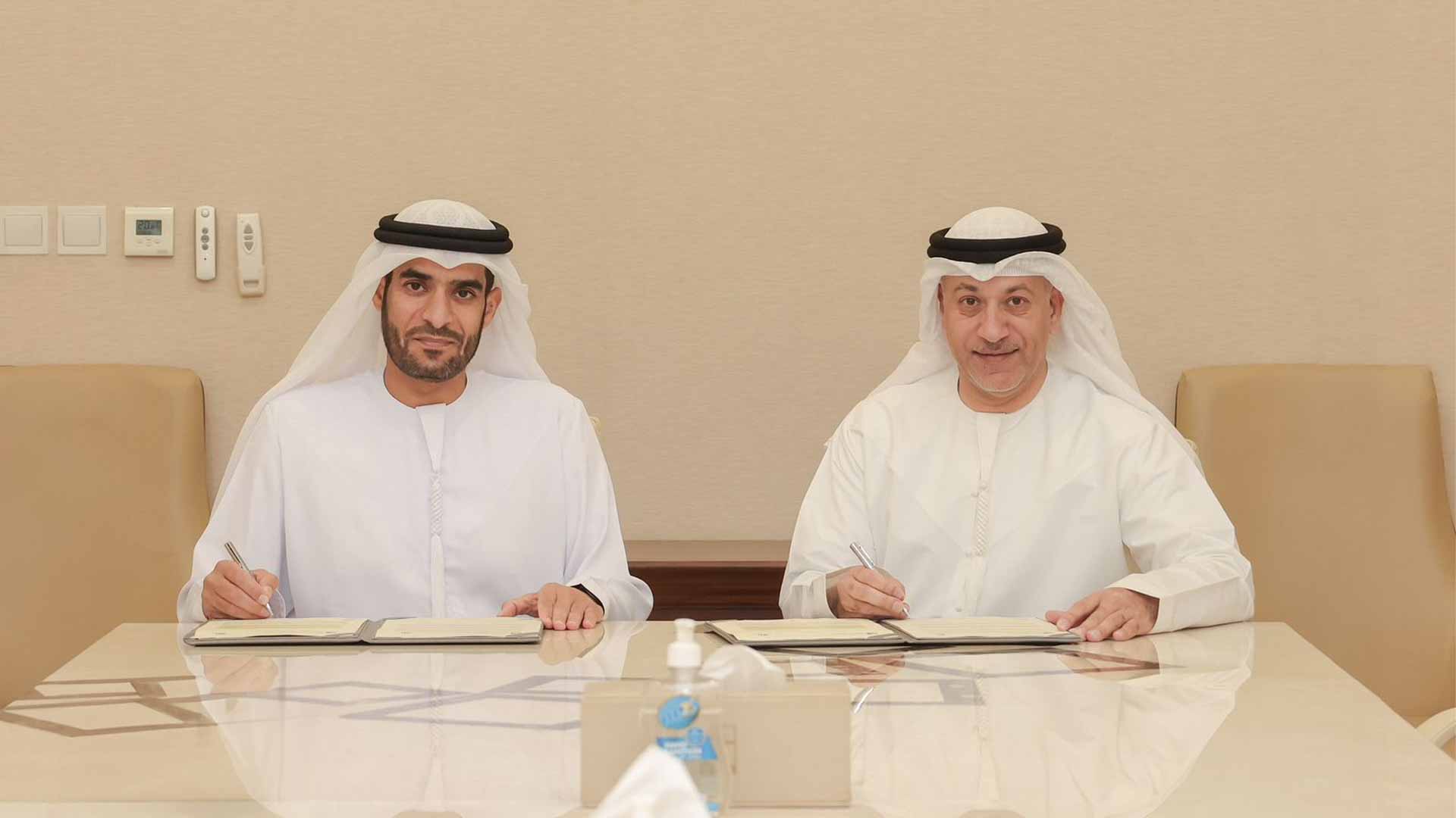 رسمياً.. بلدية الشارقة تبدأ بتنظيم مواقف سيتي سنتر الزاهية 