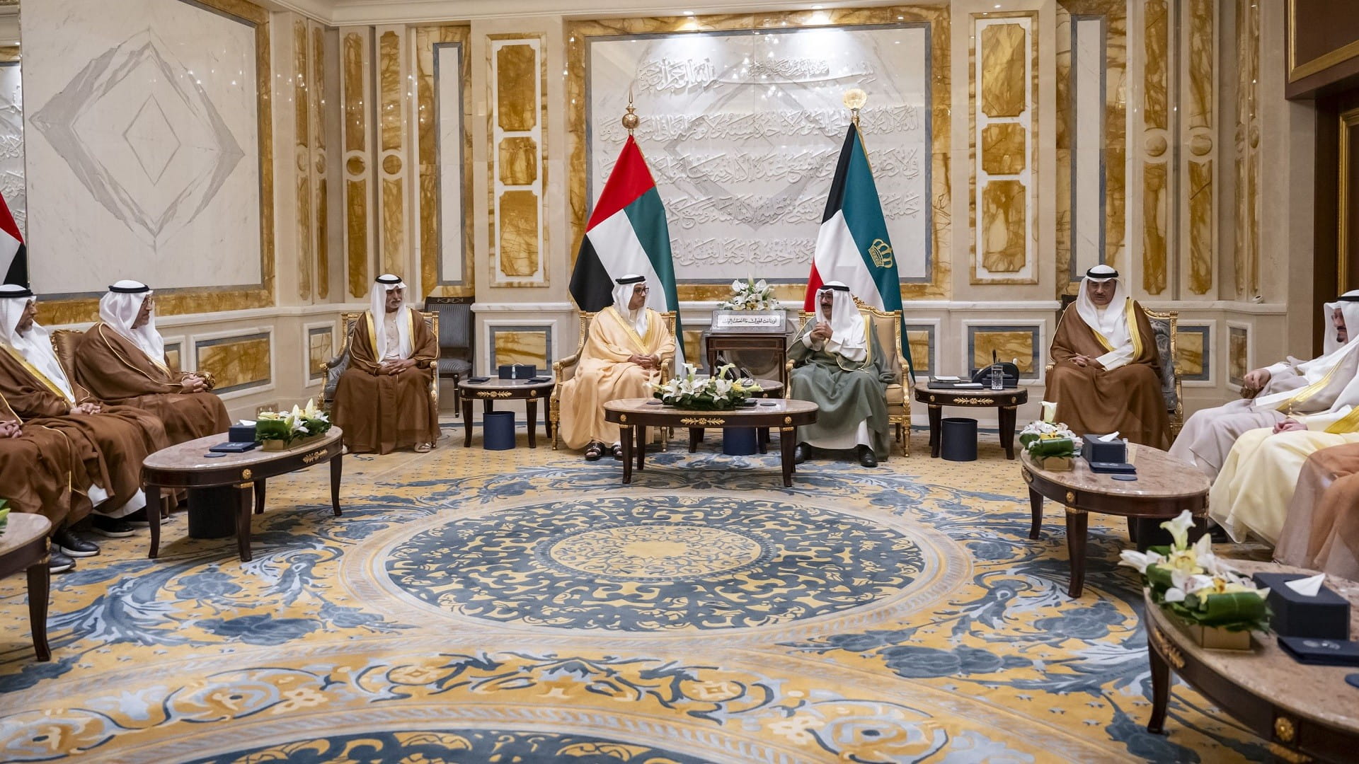 Emir of Kuwait, Mansour bin Zayed discuss bilateral relations
