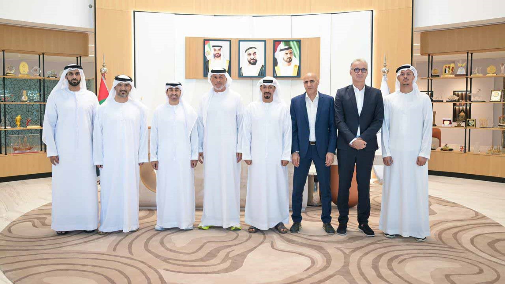 "الشارقة الرياضي" يبحث رعاية الموهوبين مع اللجنة الأولمبية الوطنية 