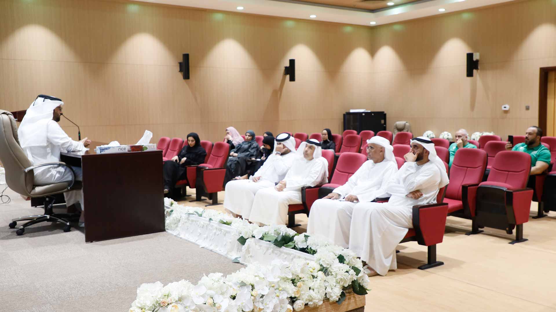 نادي خورفكان للمعاقين يعزز التميز المؤسسي بمحاضرة توعوية 