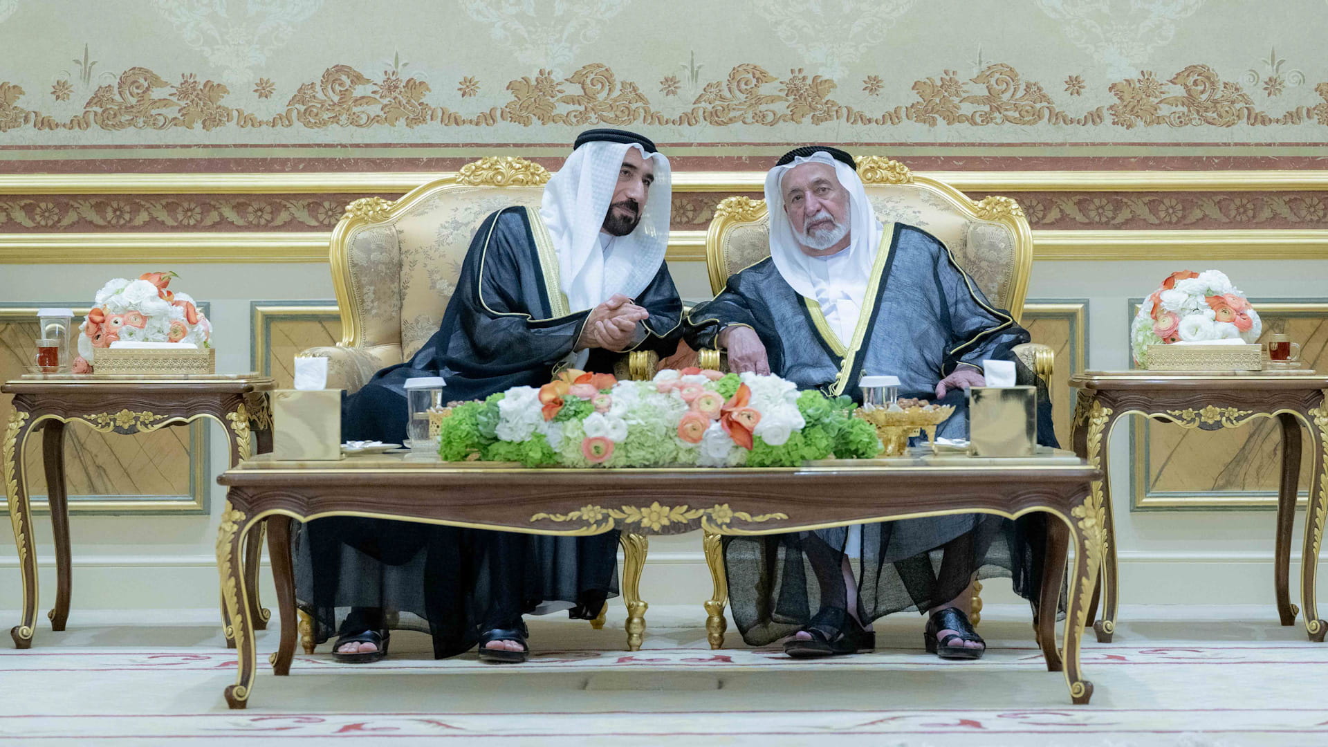 سلطان القاسمي يواصل تقبل التهاني بعيد الأضحى المبارك