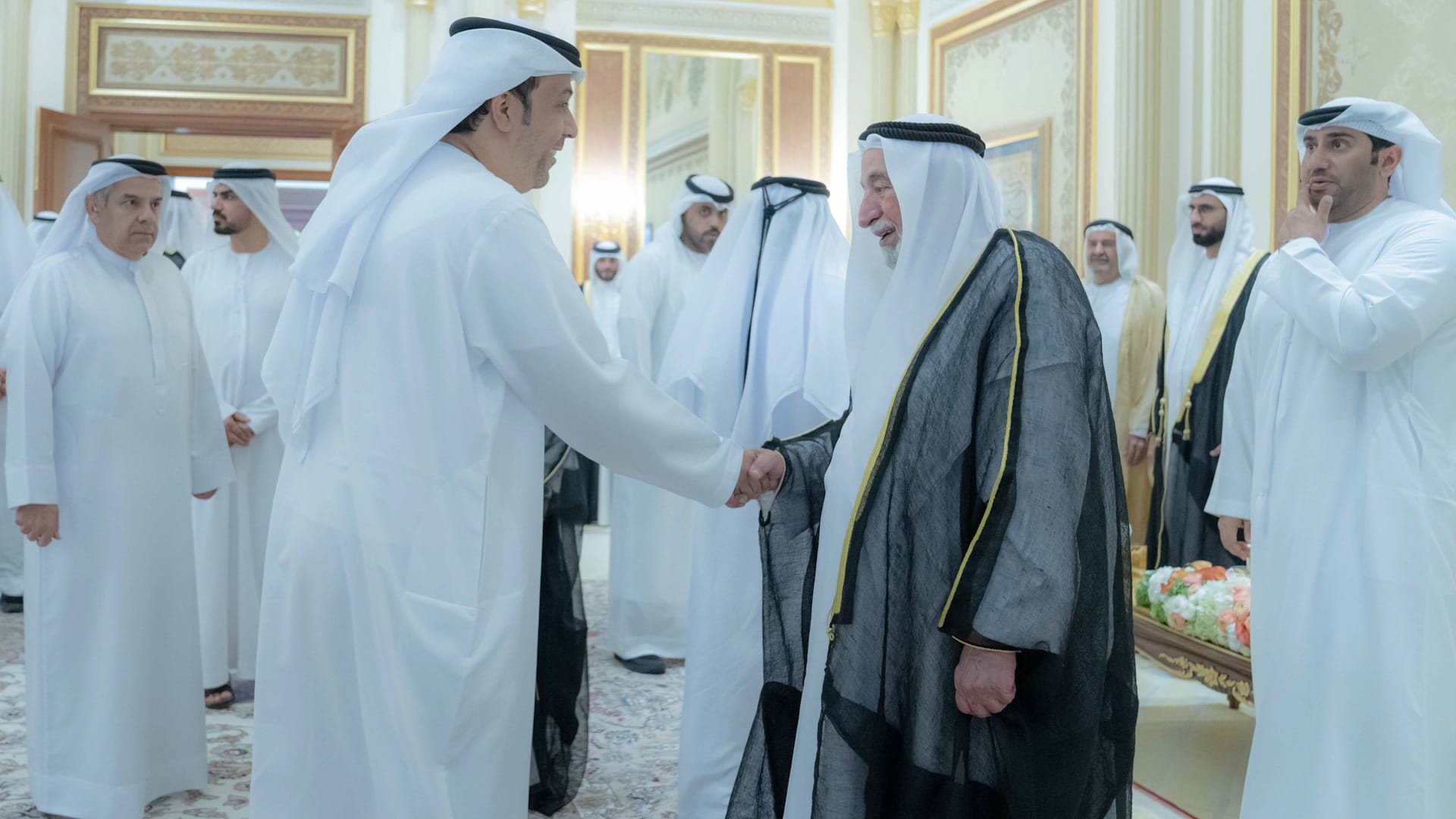 سلطان القاسمي يواصل تقبل التهاني بعيد الأضحى المبارك