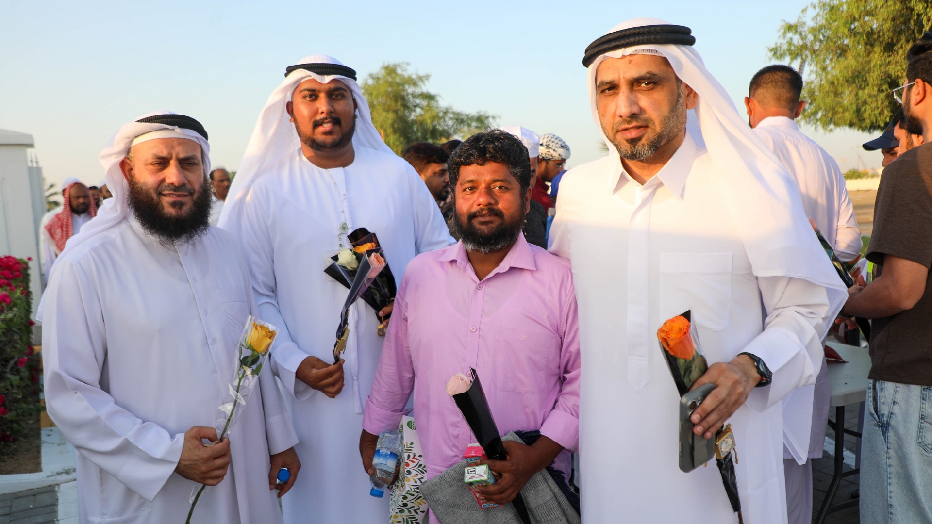 بلدية الحمرية تُعايد الأهالي والمصلين بالعيد وتنشر أجواء البهجة 