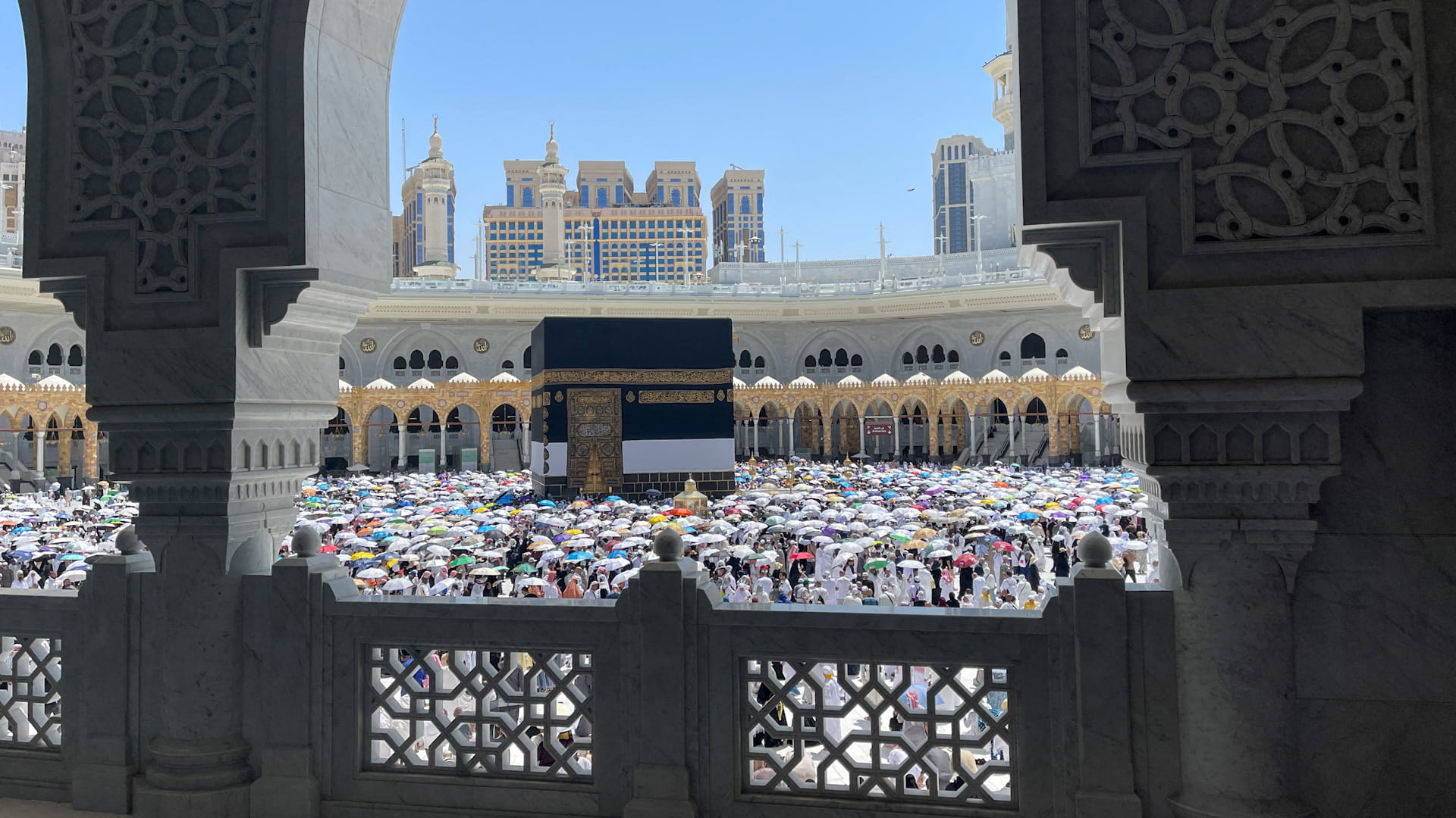 في ثالث أيام التشريق.. الحجاج يرمون الجمرات ومشعر منى يودع ضيوفه