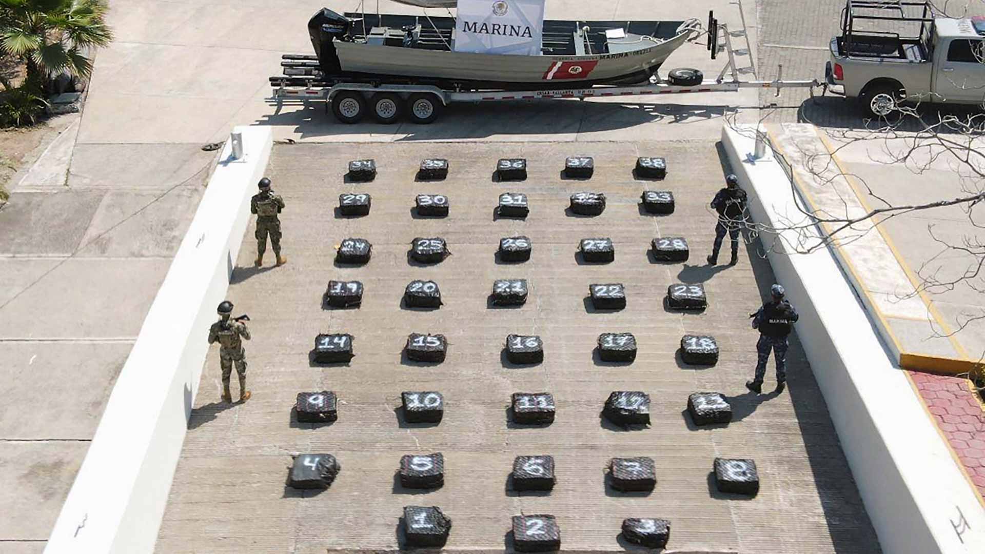 المكسيك تضبط 42 طناً من الميثامفيتامين في مختبرات سرية بغرب البلاد 