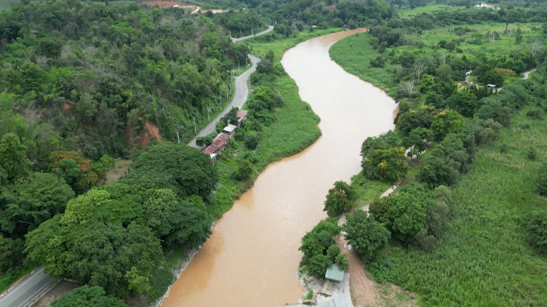 نفايات مناجم ميانمار السامة تتسلل إلى أنهار تايلاند وتلوثها 