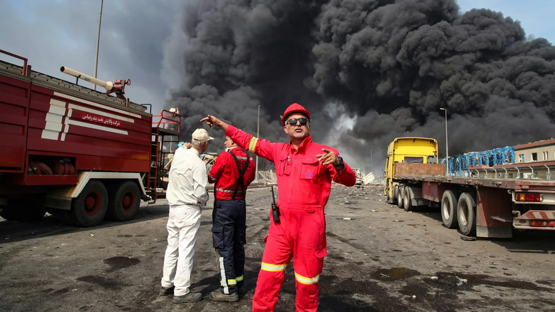 في إيران.. حريق بمجمع بتروكيماويات يخلف 3 وفيات و10 جرحى