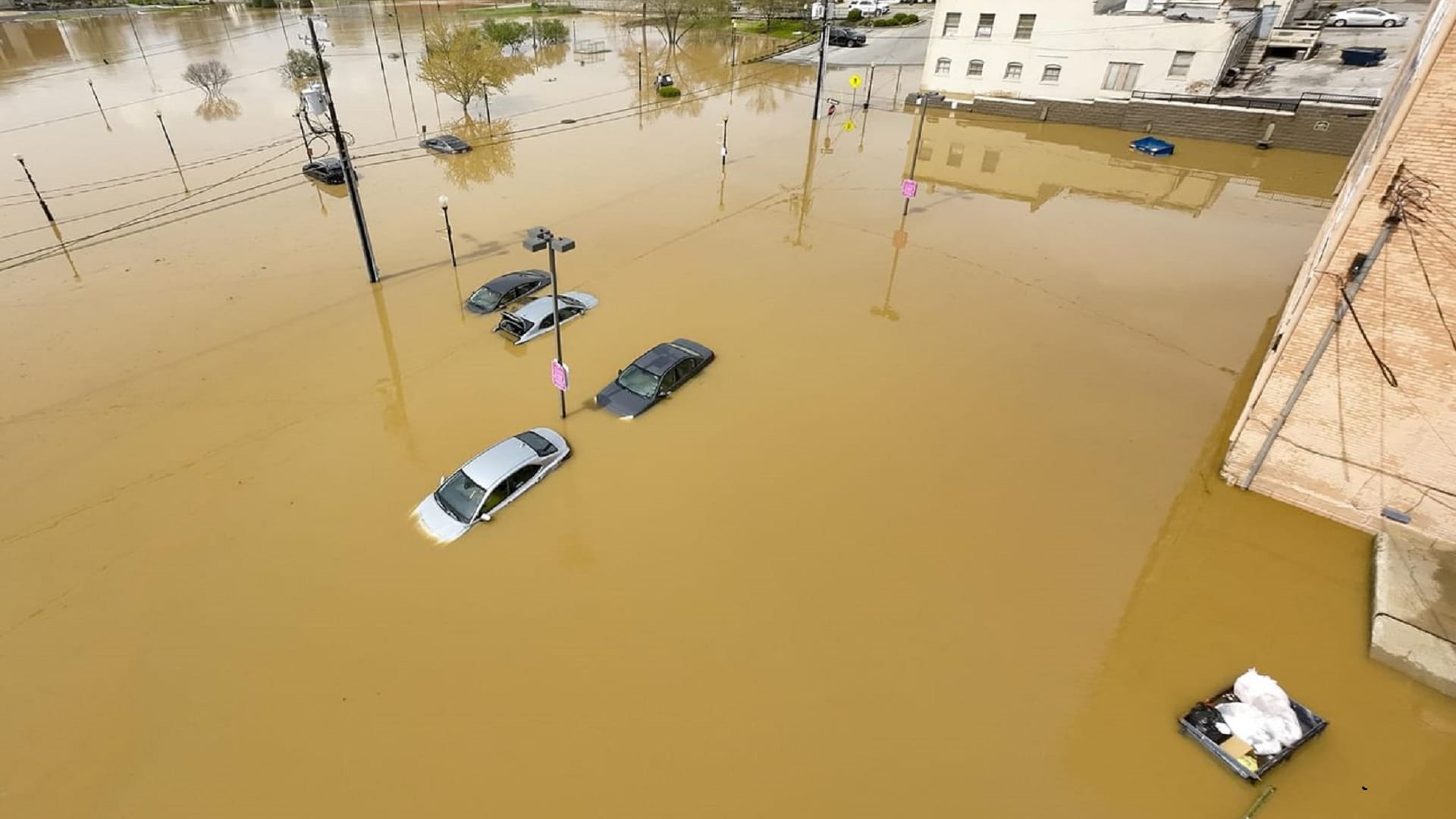 مقتل 4 أشخاص بفيضانات في مدينة سان أنطونيو الأميركية 