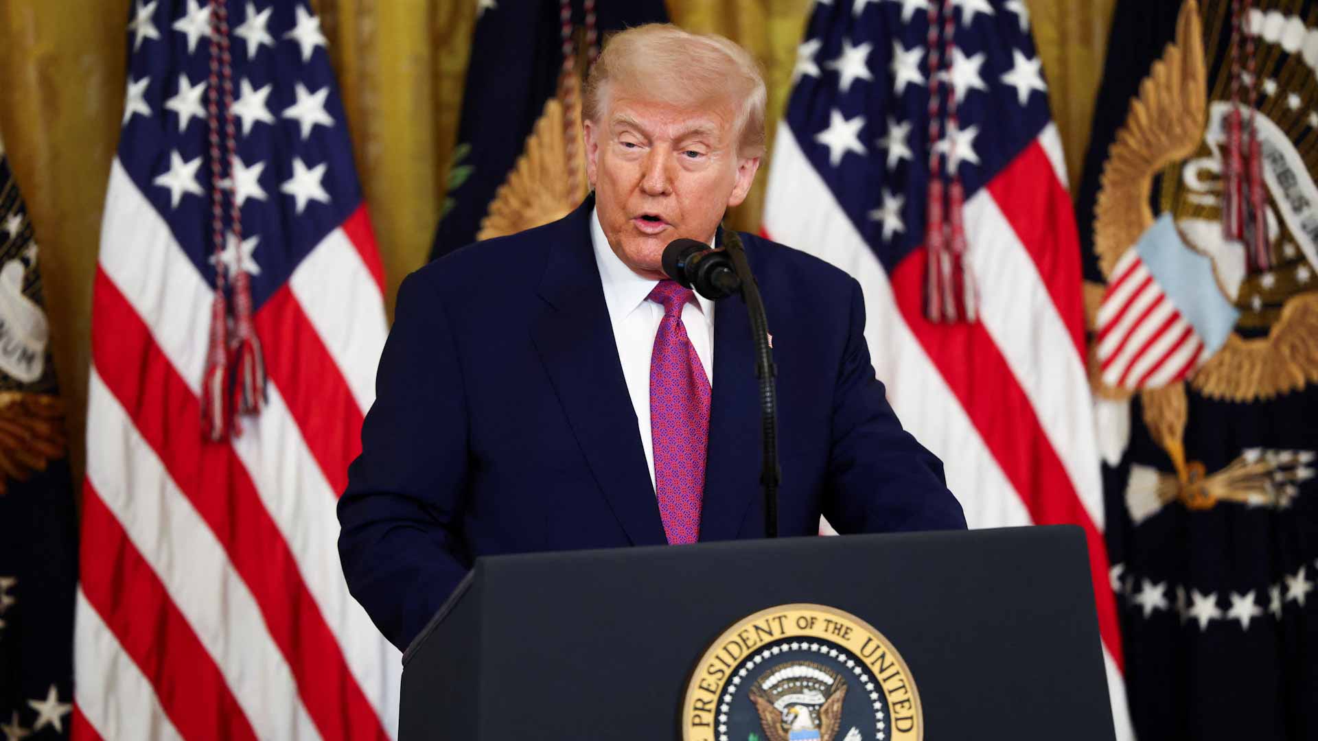 ترامب يشيد بتسلا بعد تراجع ماسك عن انتقاداته 