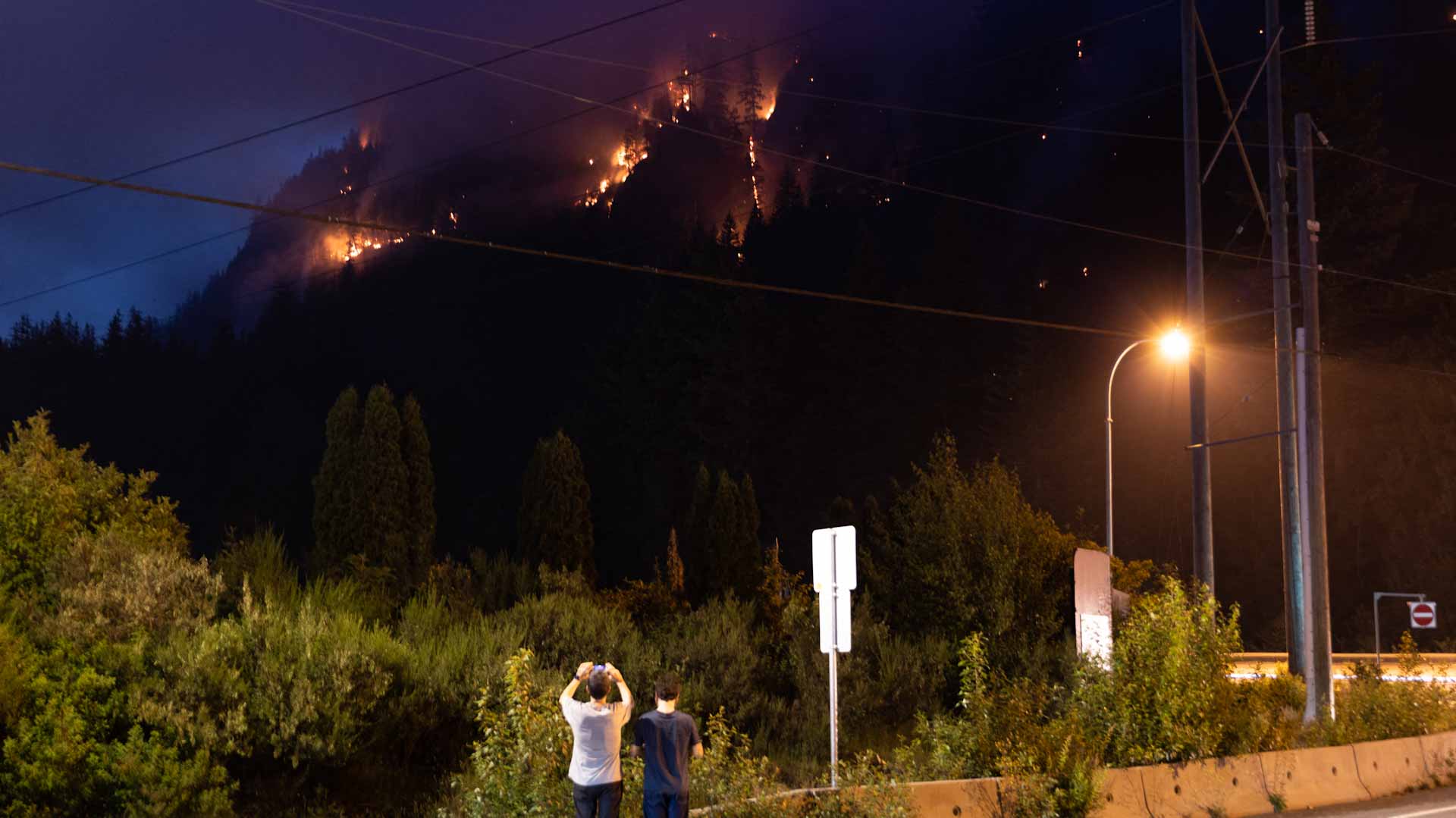 في كندا.. حرائق الغابات تواصل تمددها مقتربة من فانكوفر بغرب البلاد