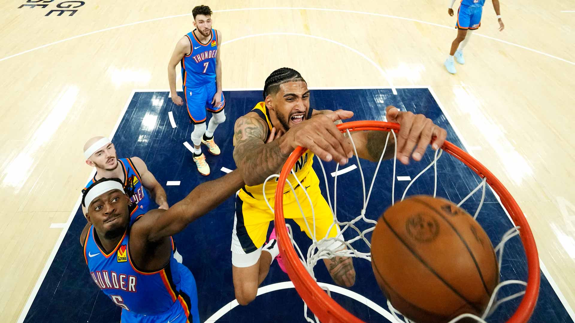 إنديانا يتقدم على أوكلاهوما سيتي في نهائي السلة الأميركية  