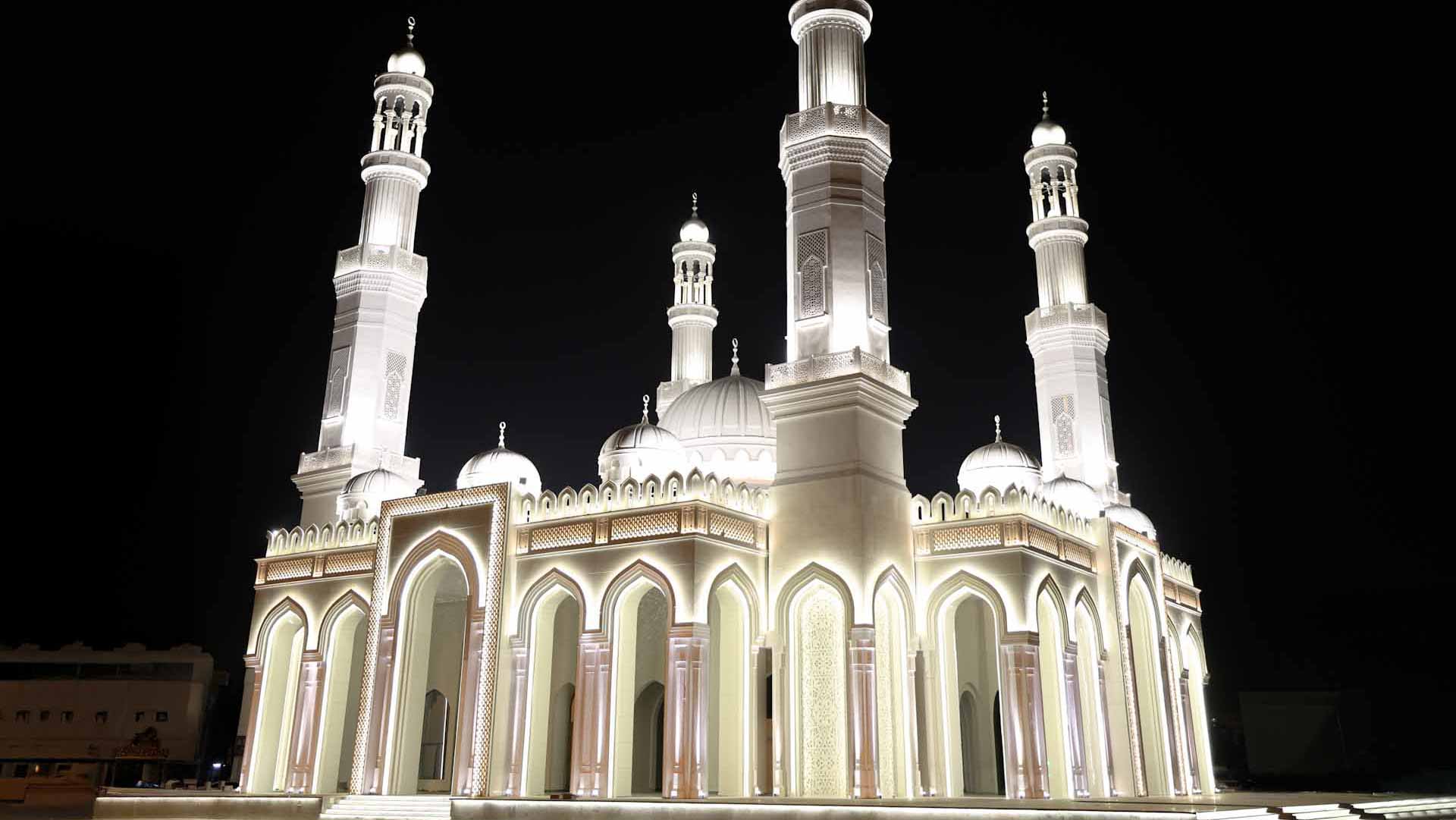 صورة بعنوان: "إسلامية الشارقة" تعيد افتتاح مسجد الإمام النووي بعد صيانته  