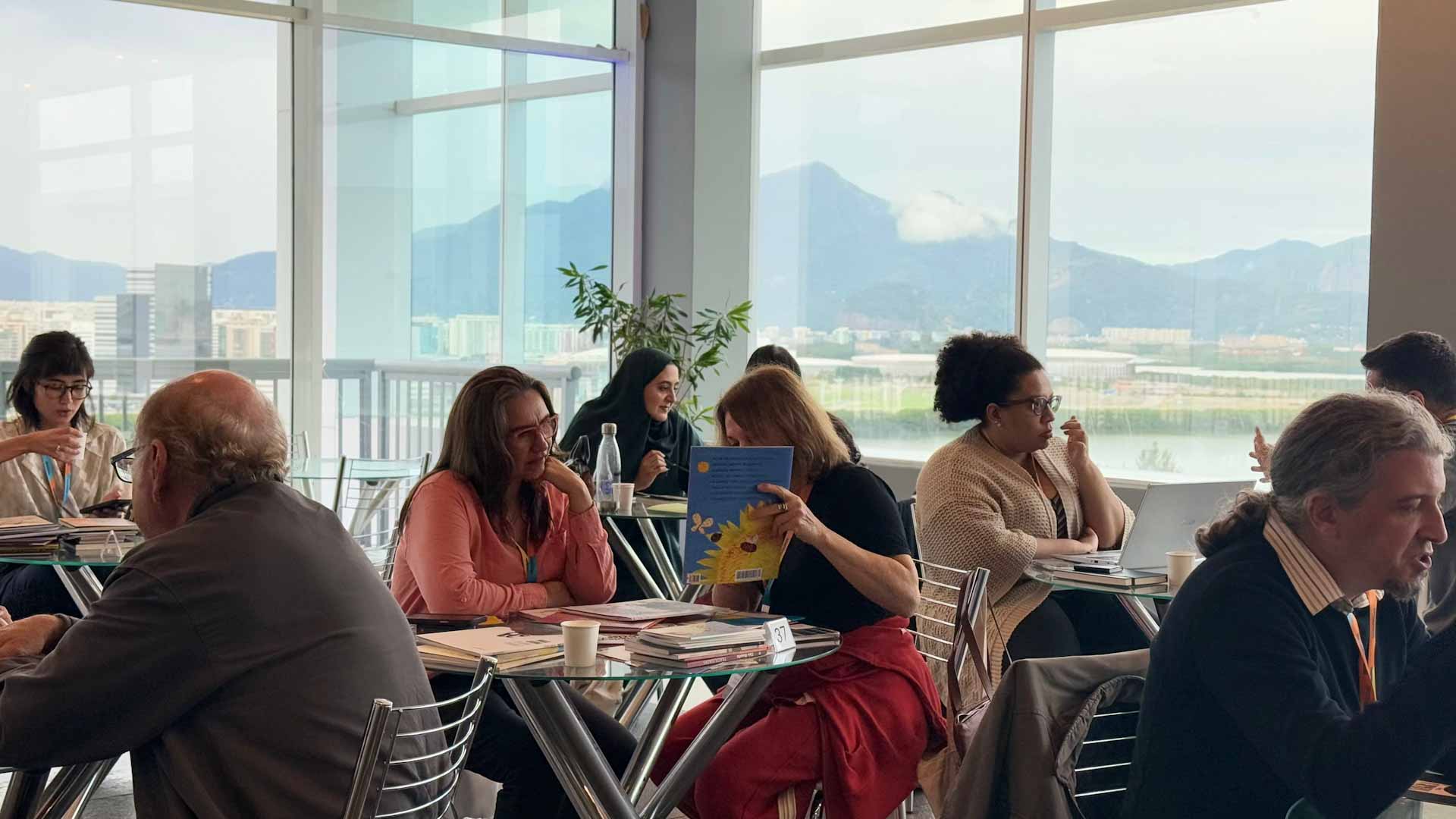 صورة بعنوان: "الناشرين الإماراتيين" تعزز حضورها الثقافي في بوينس آيرس وريو 