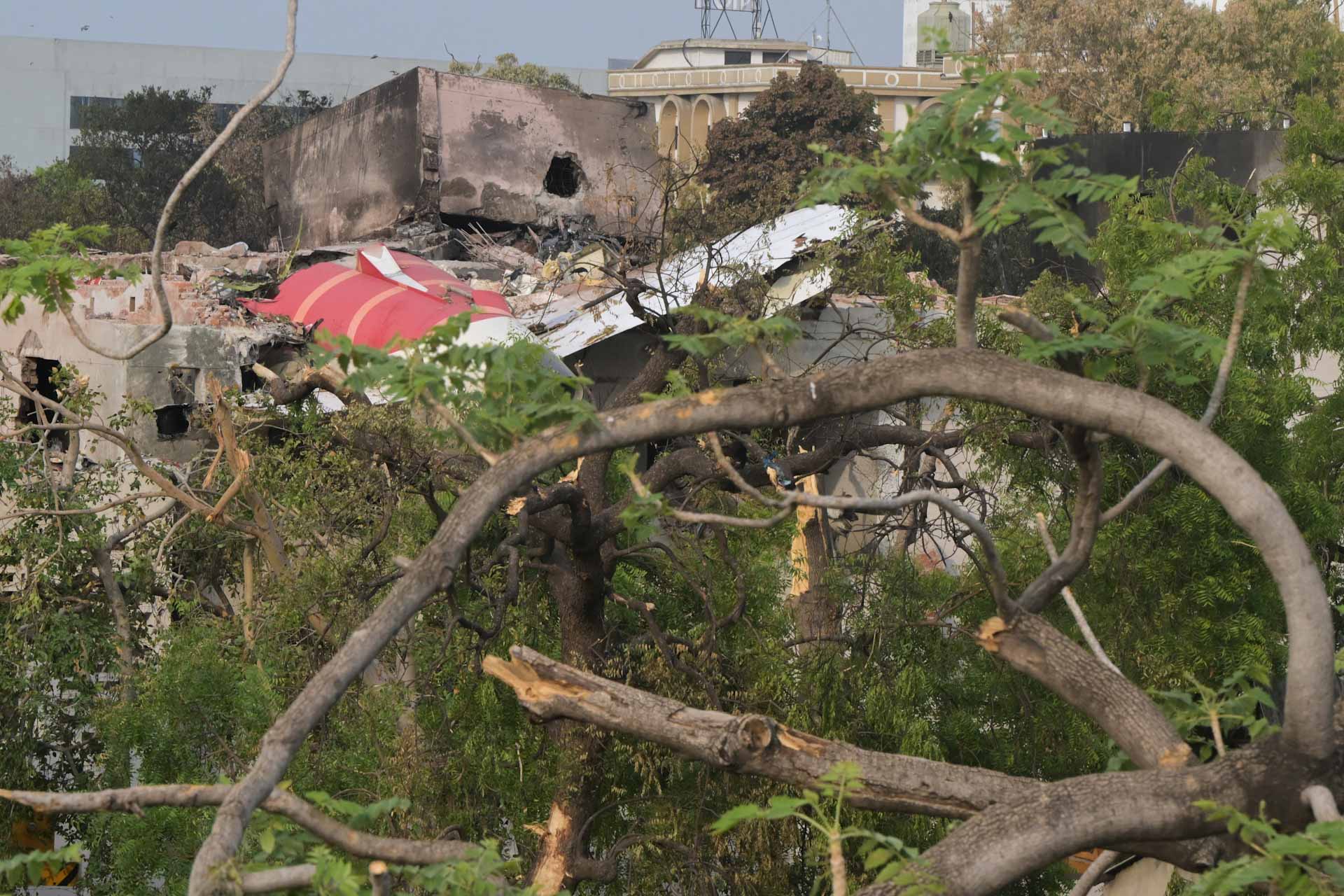 صورة بعنوان: ارتفاع حصيلة ضحايا تحطم الطائرة الهندية إلى 279 وفاة 