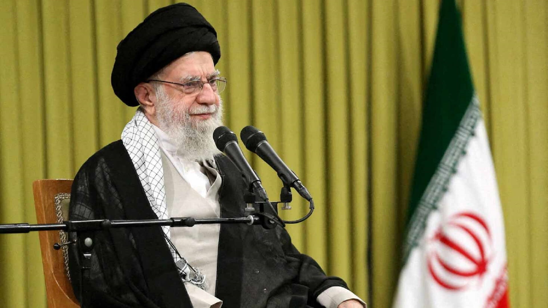 خامنئي: إسرائيل من بدأت الحرب 