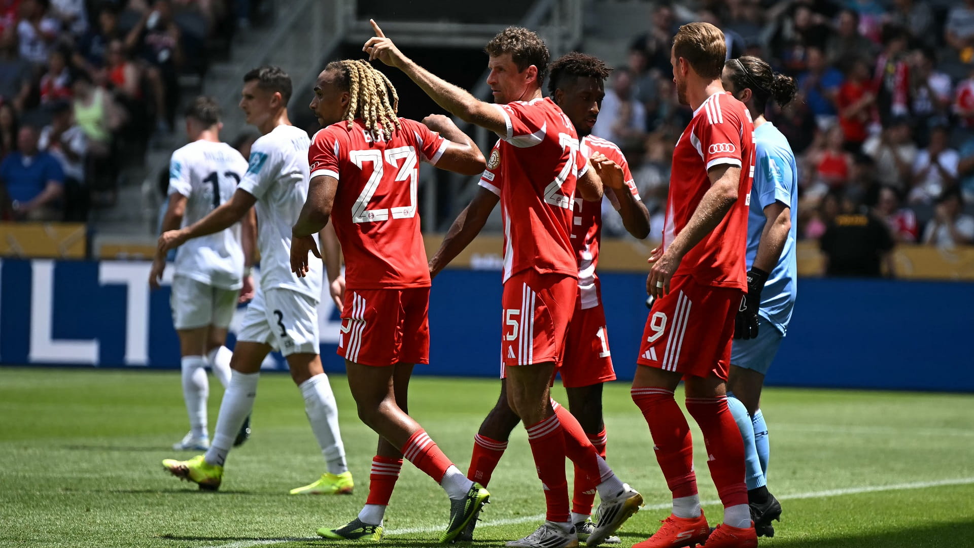 Bayern Munich dominates Auckland City in Club World Cup Opener