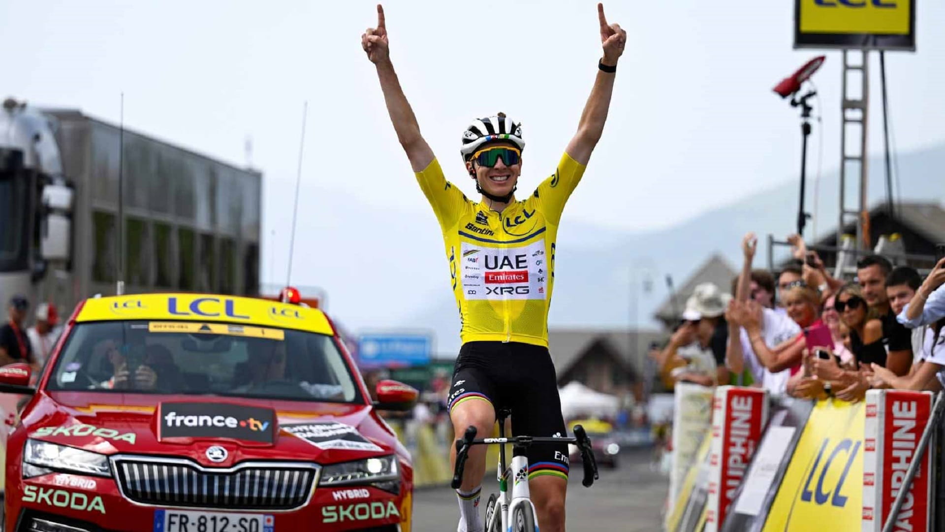 "الإمارات للدراجات" يواصل صدارته لسباق "كريتيريوم دو دوفينيه" 