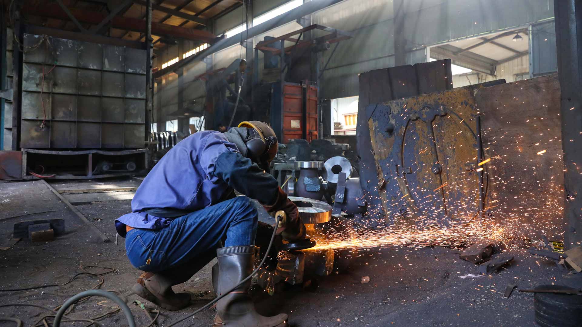 China factory output slows but consumption offers bright spot 