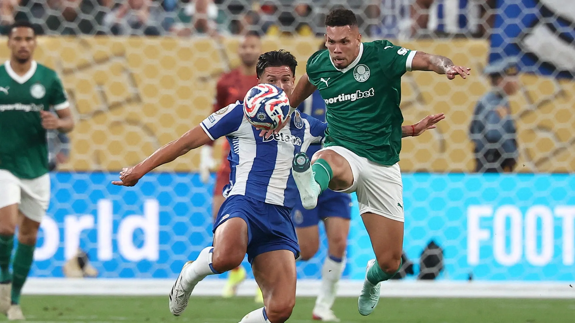 Palmeiras held to draw by Porto in Club World Cup 