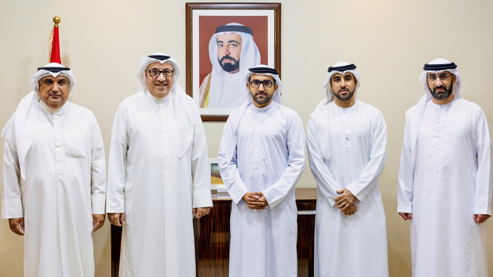 "علاقات الشارقة" وقنصلية الكويت تبحثان التعاون الثقافي والتعليمي 