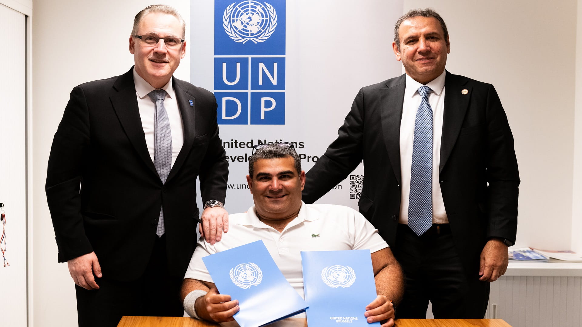 "أميركية الشارقة" تبحث التعاون مع برنامج الأمم المتحدة الإنمائي 