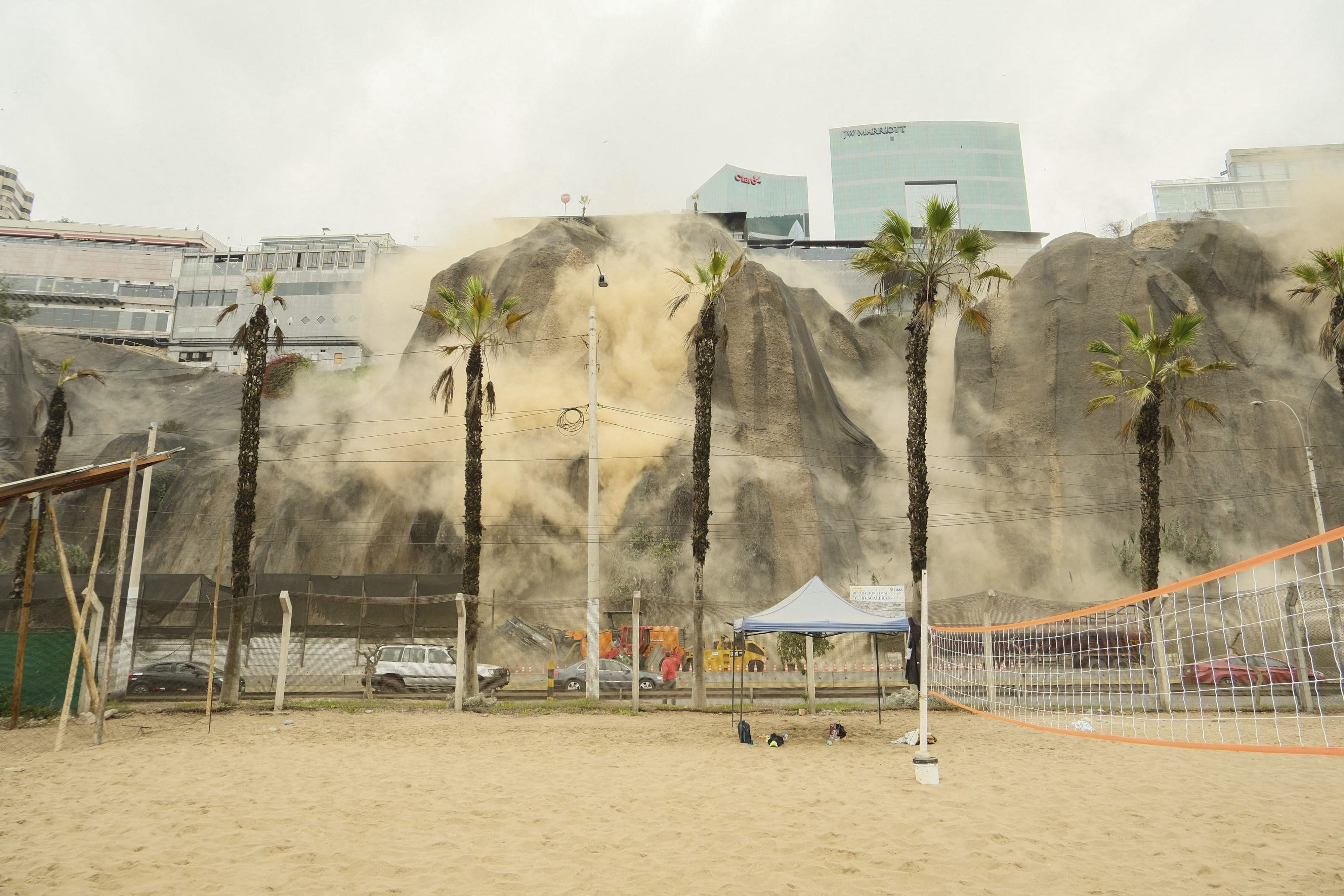  زلزال عنيف يهز بيرو محدثاً انزلاقات أرضية ويؤدي لوفاة شخص واحد 