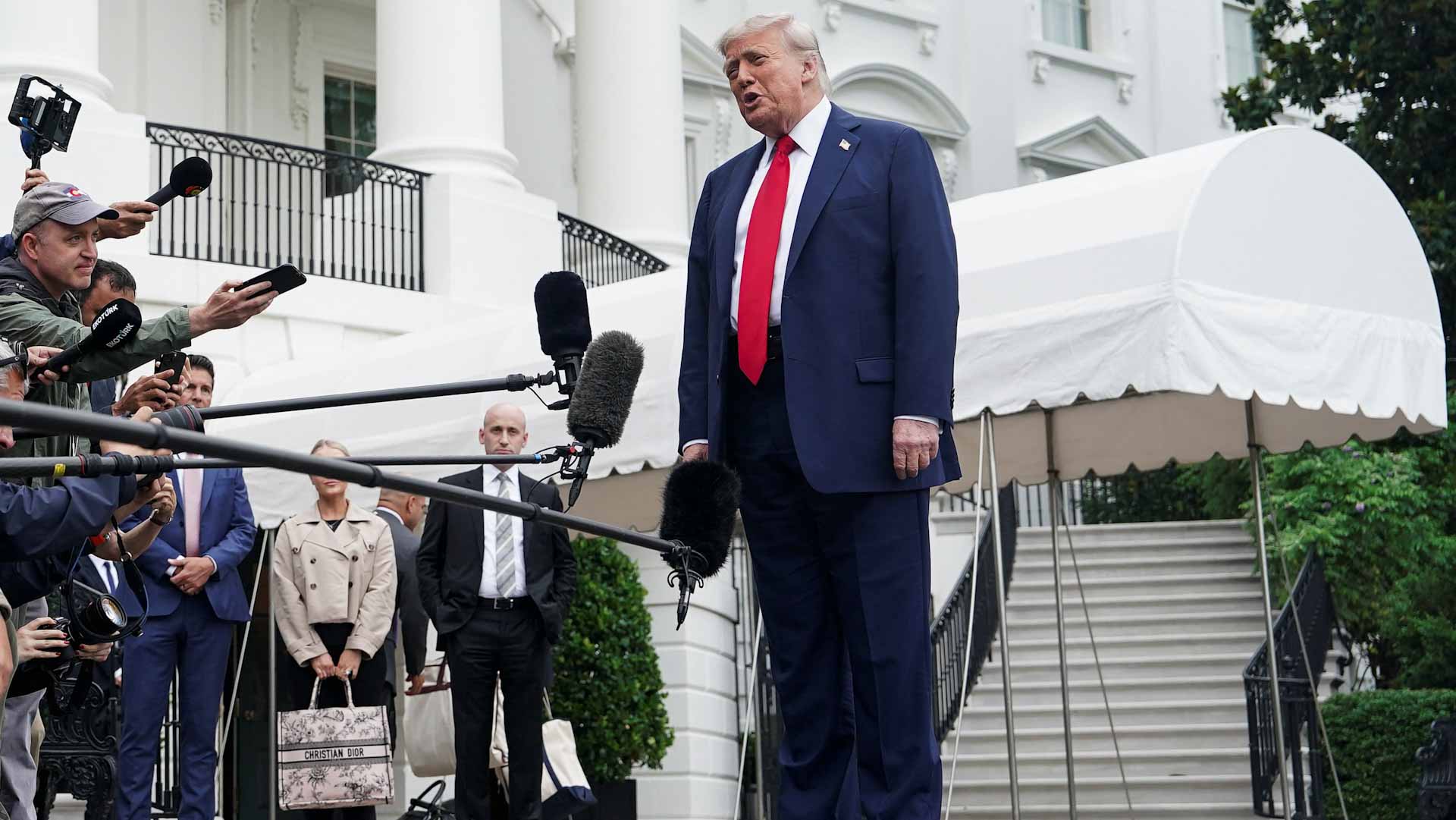 ترامب يأمل في توصل إسرائيل وإيران إلى وقف إطلاق النار قريباً 