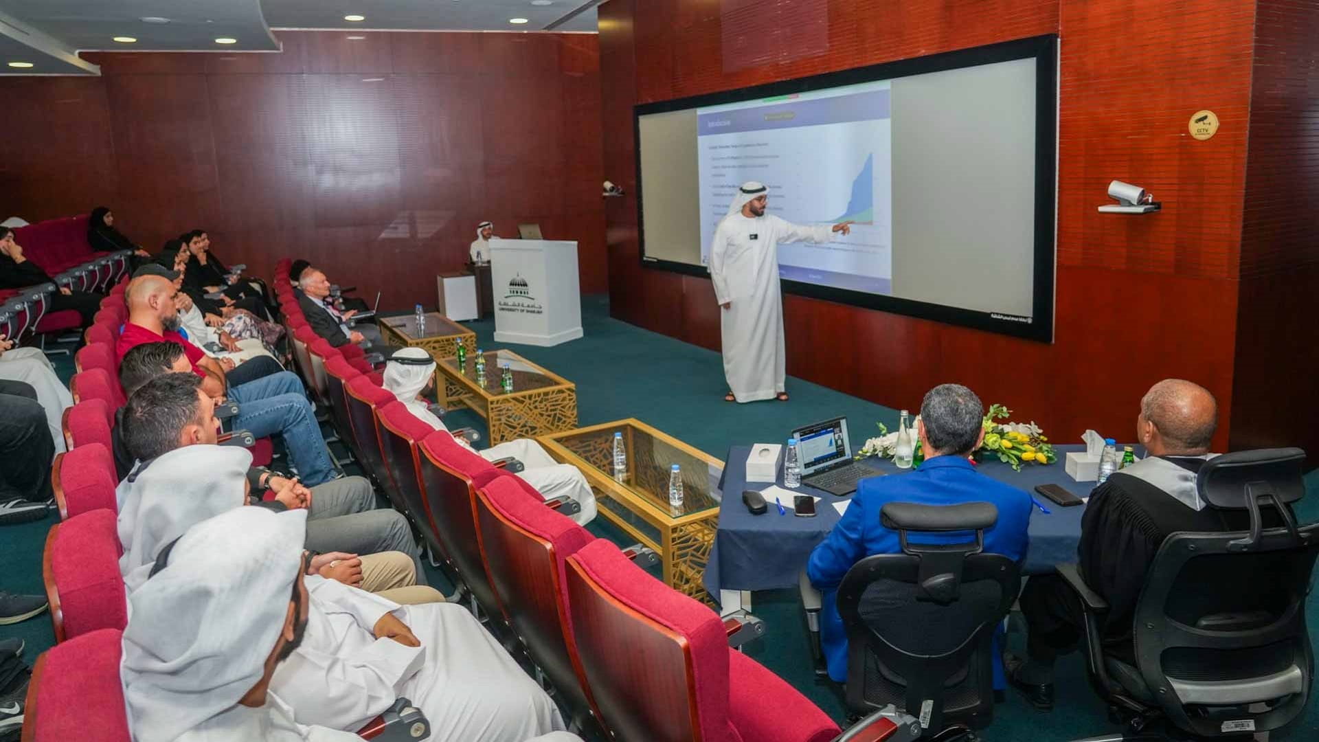 باحث بعلوم الفضاء يناقش رسالة الماجستير في "قابلية السكن المداري" 