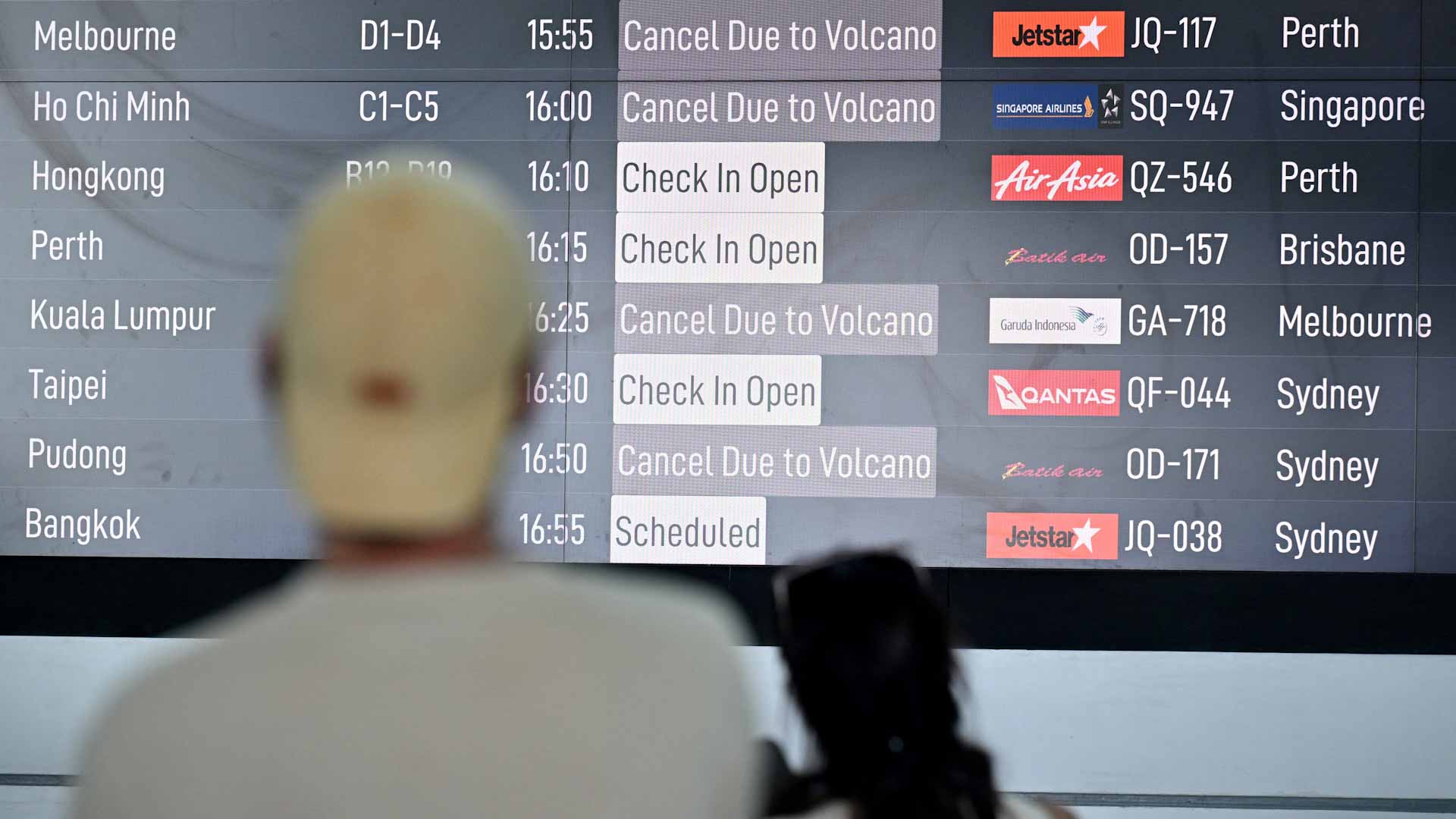 Bali flights disrupted after volcano eruption in Indonesia 