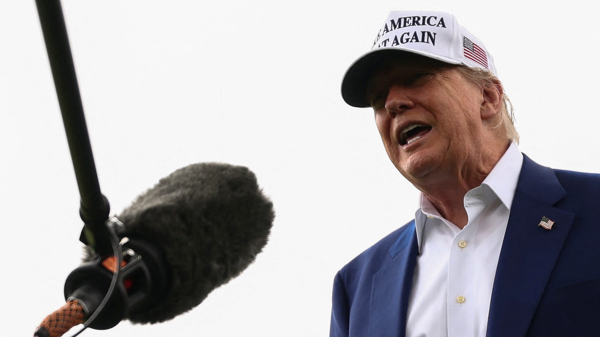 ترامب: لا أستطيع الجزم ما إذا كانت أميركا ستقصف إيران 