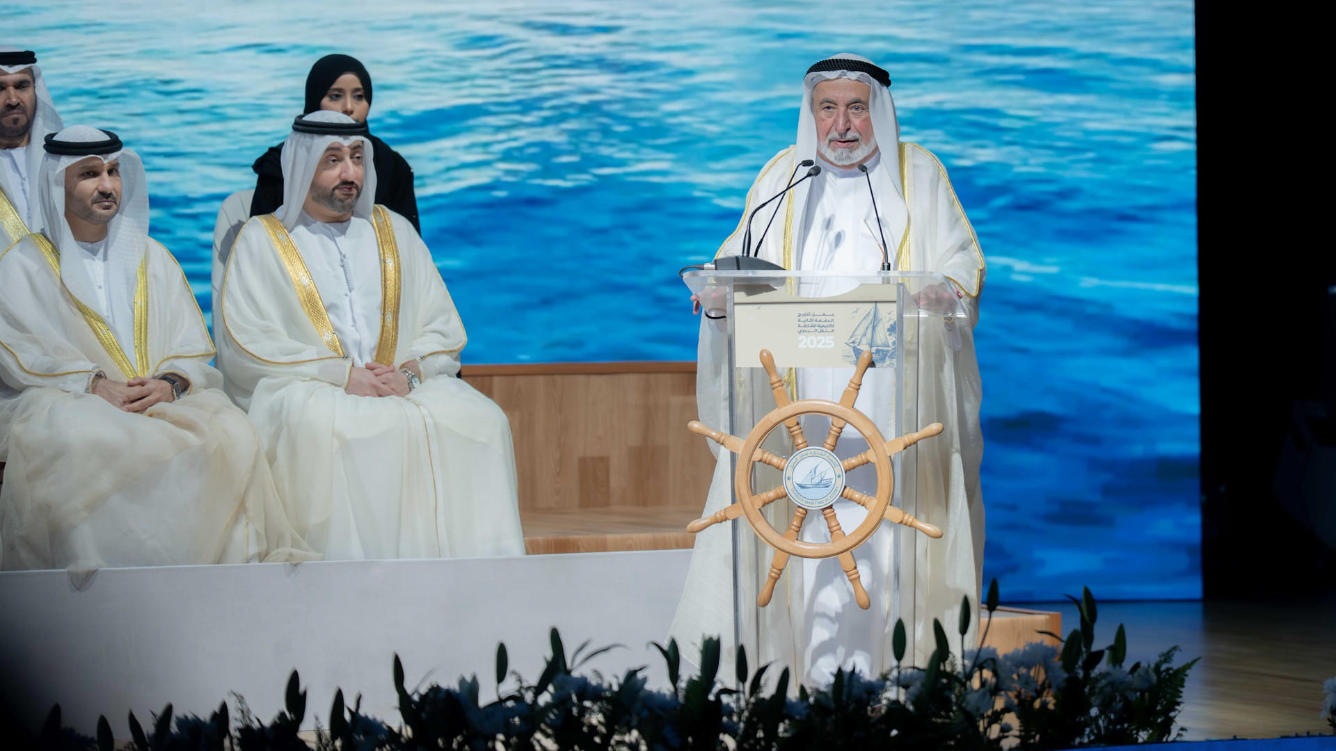 سلطان القاسمي يشهد حفل تخريج طلبة أكاديمية الشارقة للنقل البحري