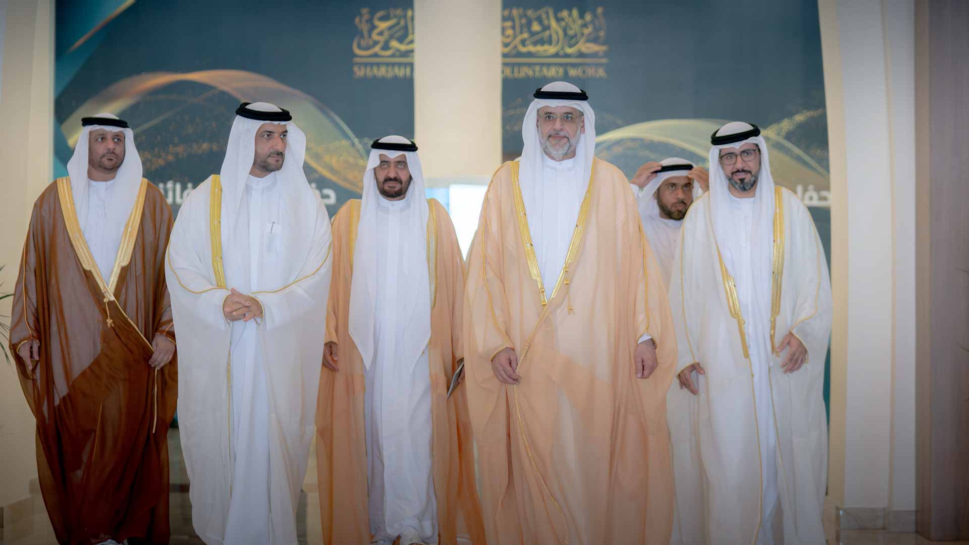 صورة بعنوان: <span class="scChromeData">{"commands":[{"click":"chrome:common:edititem({command:\"webedit:open\"})","header":"Edit the related item","icon":"/temp/iconcache/office/16x16/cubes.png","disabledIcon":"/temp/cubes_disabled16x16.png","isDivider":false,"tooltip":"Edit the related item in the Content Editor.","type":"common"},{"click":"chrome:rendering:personalize({command:\"webedit:personalize\"})","header":"Personalize","icon":"/temp/iconcache/office/16x16/users_family.png","disabledIcon":"/temp/users_family_disabled16x16.png","isDivider":false,"tooltip":"Create or edit personalization for this component.","type":"sticky"},{"click":"chrome:rendering:editvariations({command:\"webedit:editvariations\"})","header":"Edit variations","icon":"/temp/iconcache/office/16x16/windows.png","disabledIcon":"/temp/windows_disabled16x16.png","isDivider":false,"tooltip":"Edit the variations.","type":"sticky"}],"contextItemUri":"sitecore://master/{F879C514-6C8C-450D-97A7-C5424EC03F9B}?lang=ar&ver=1","custom":{},"displayName":"Title","expandedDisplayName":"This is require field and Maximum 90 character is allow"}</span><span sc_parameters="prevent-line-break=true" class="scWebEditInput scEnabledChrome" id="fld_F879C5146C8C450D97A7C5424EC03F9B_E873DAB3C3324E8EB106973D9F53F5B7_ar_1_6b4d2a4f794445c7b9fa67b0308b537d_1622_edit" contenteditable="true" scdefaulttext="[No text in field]" scfieldtype="single-line text" sc-part-of="field">ولي عهد الشارقة يكرم الفائزين بجائزة الشارقة للعمل التطوعي </span>_6DDEE08566D1418899C047E82A417957