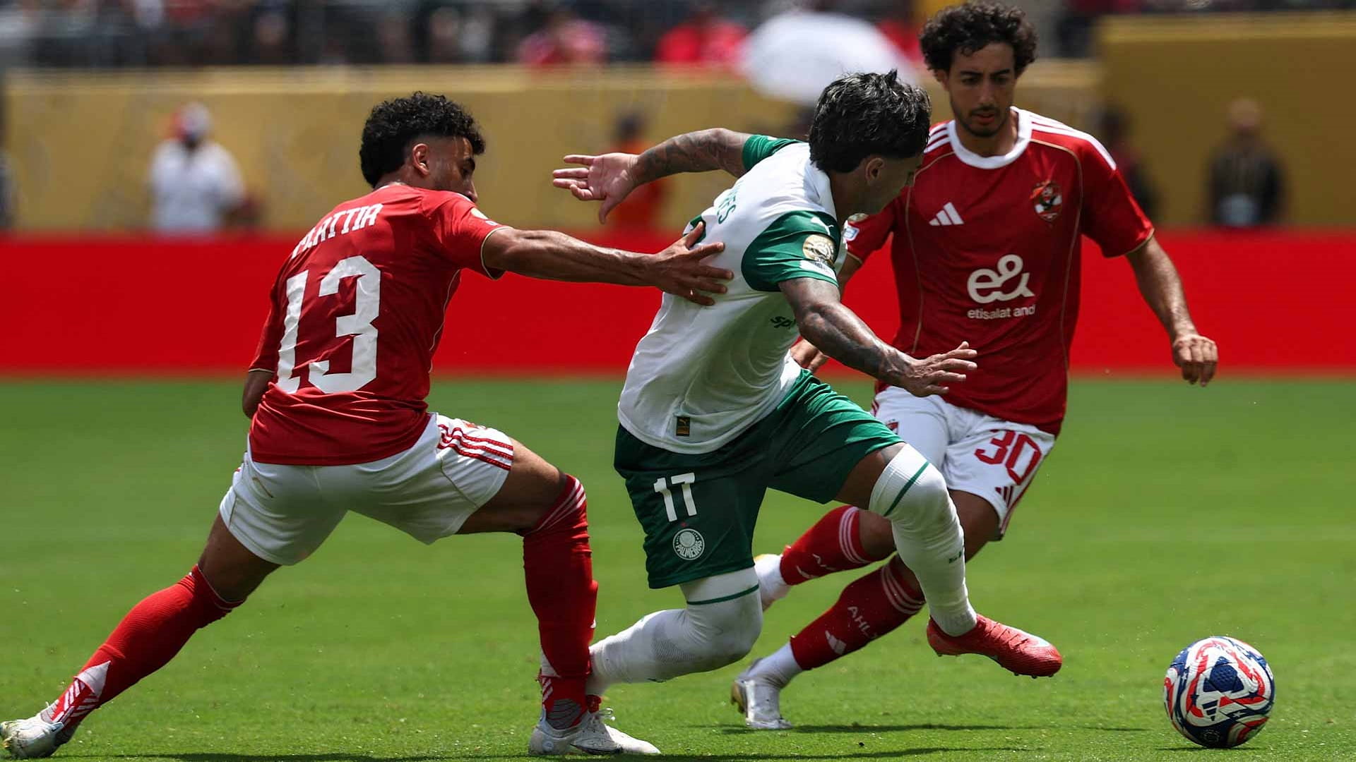 بالميراس البرازيلي يقتنص فوزاً مهماً أمام الأهلي المصري 