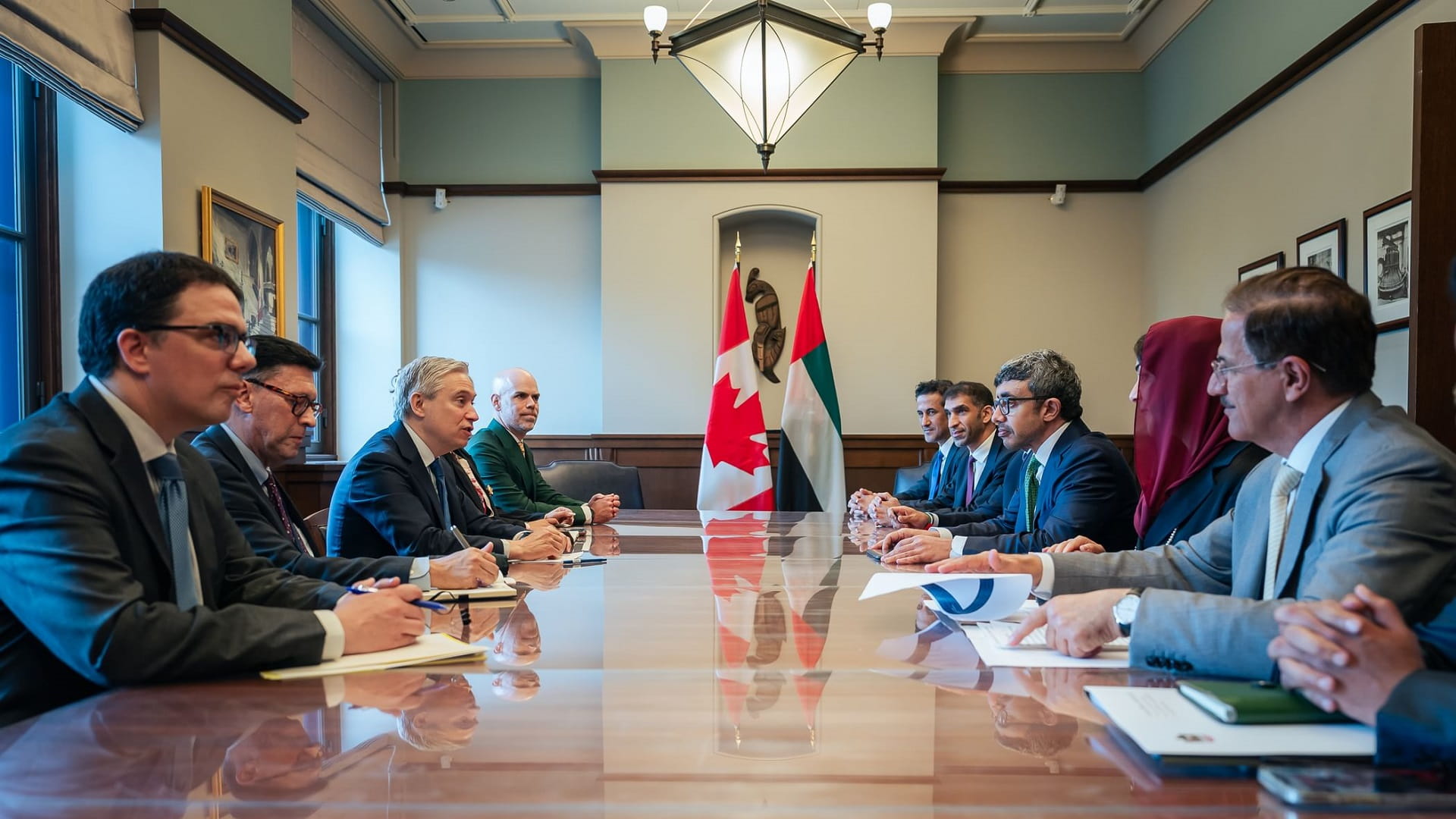 Abdullah bin Zayed, Canadian ministers discuss cooperation 