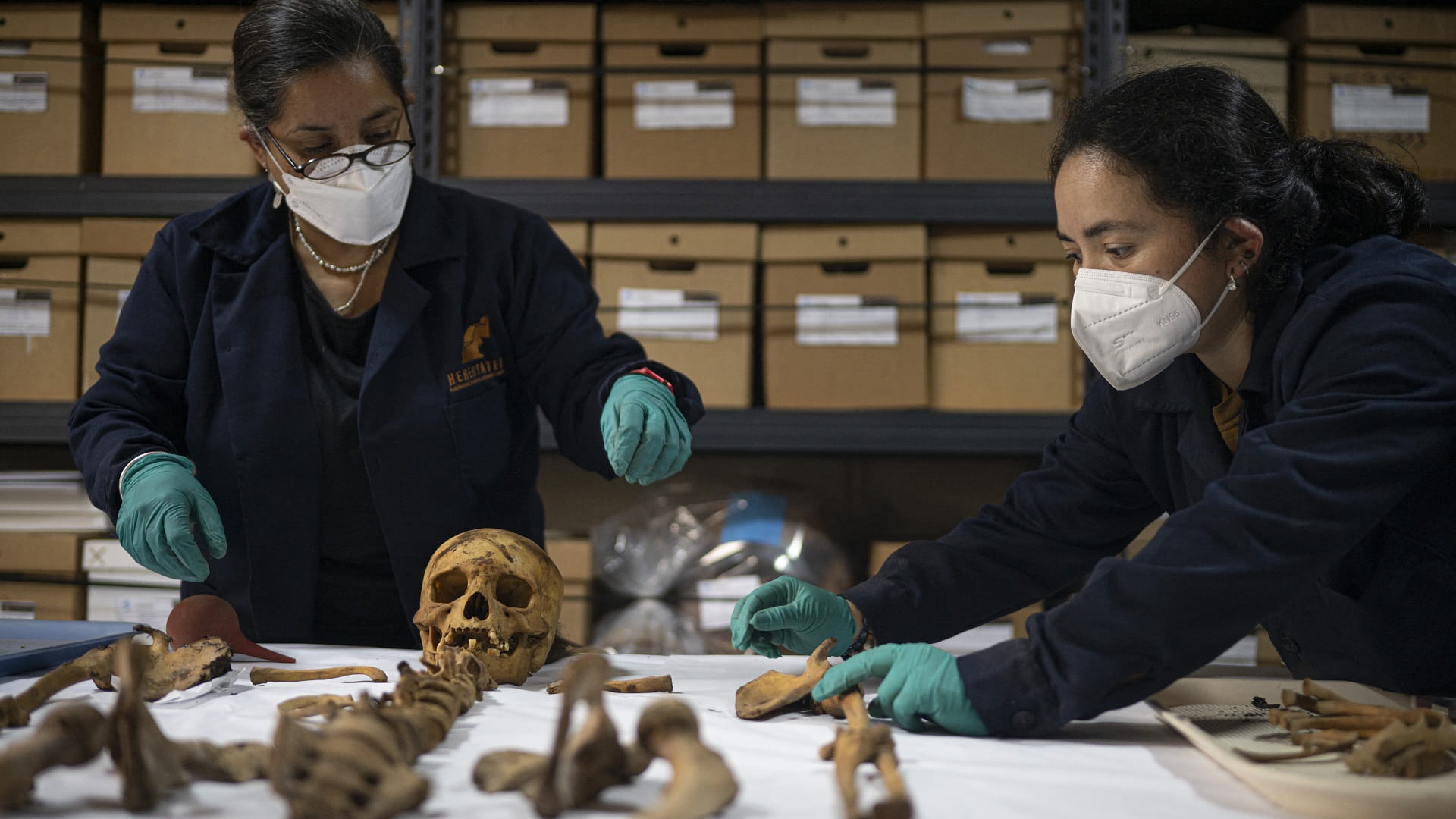 Peru gas workers find thousand-year-old mummy 