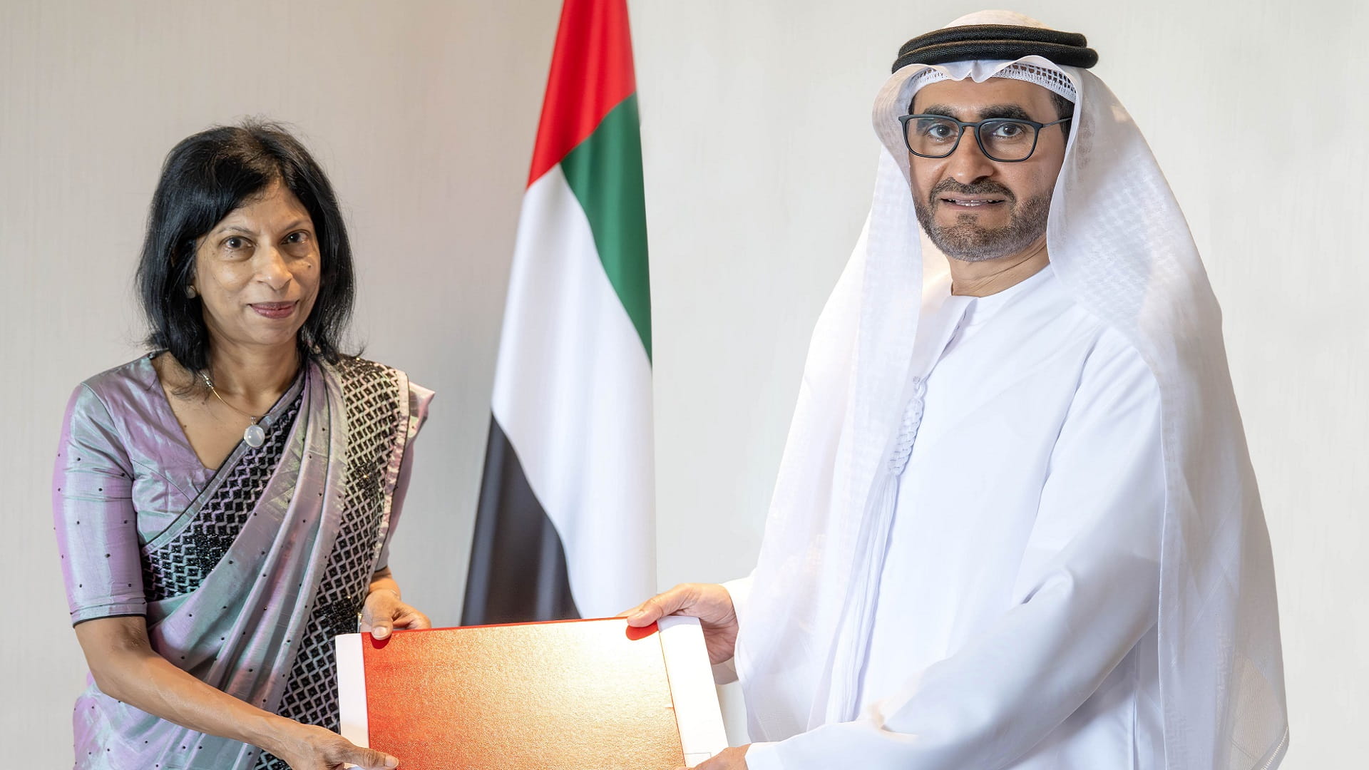 "الخارجية" تتسلم نسخة من أوراق اعتماد سفيرة سريلانكا لدى الدولة