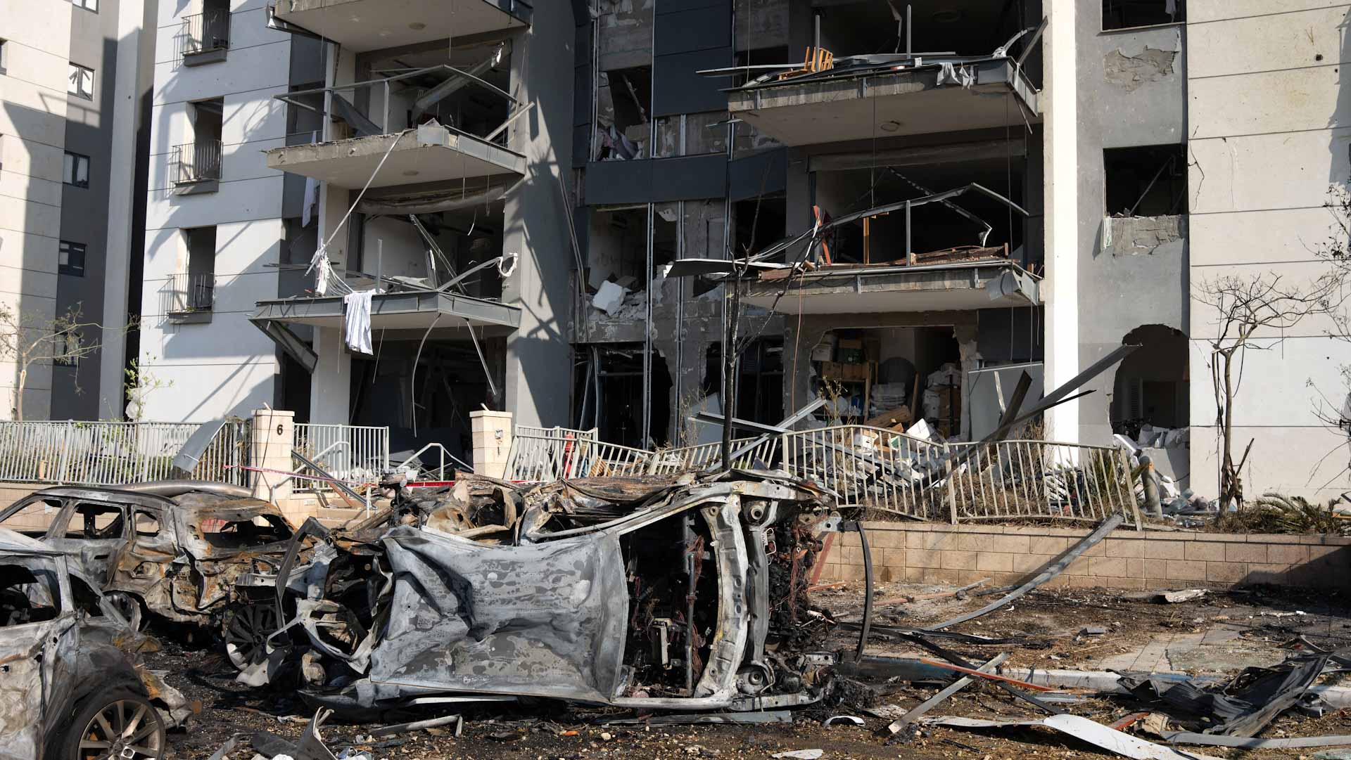 إيران تشترط وقف الضربات الإسرائيلية لاستئناف أي حوار مع واشنطن 