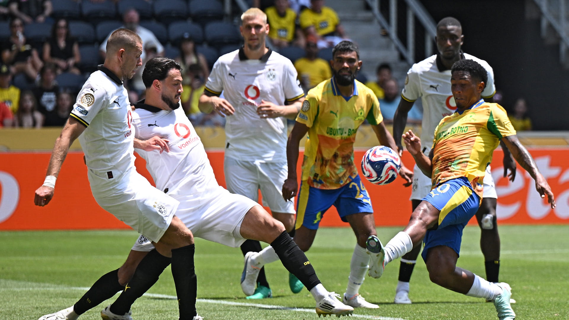 دورتموند الألماني يتخطى بصعوبة ماميلودي في مونديال الأندية 