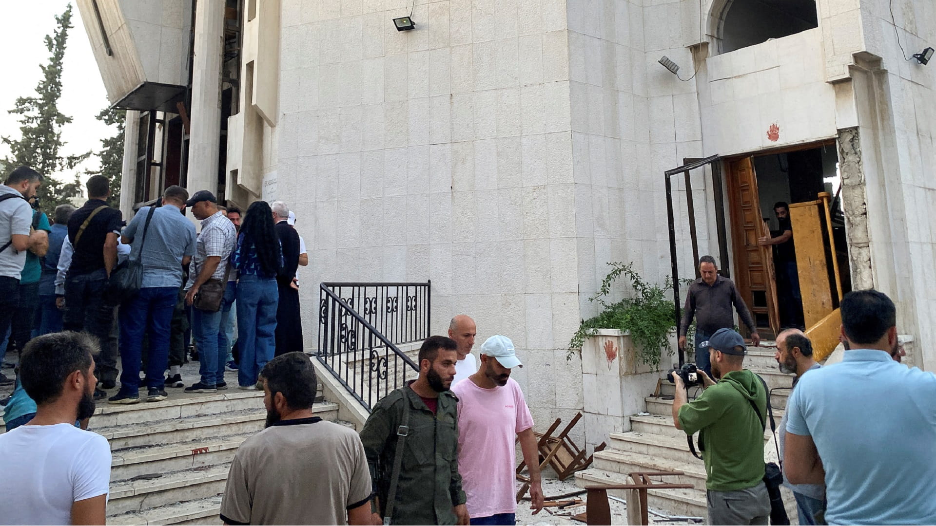 مقتل وإصابة العشرات بتفجير انتحاري استهدف كنيسة في دمشق 