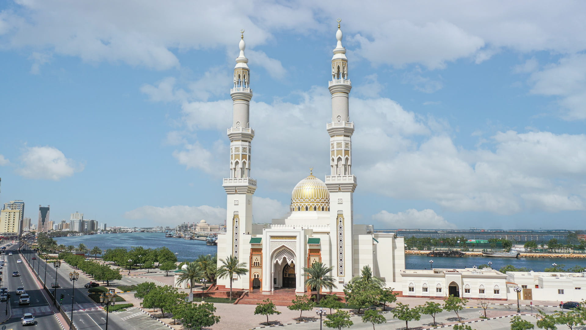 Sharjah Mosques provide peaceful, chilled prayer environment 