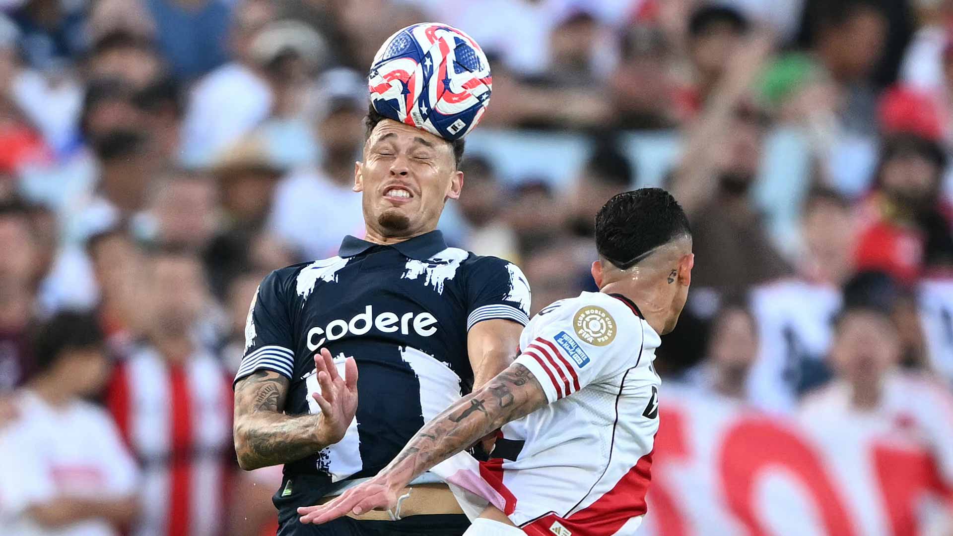 دراسة أسترالية: ضرب الكرة بالرأس قد يغيّر كيمياء الدماغ 