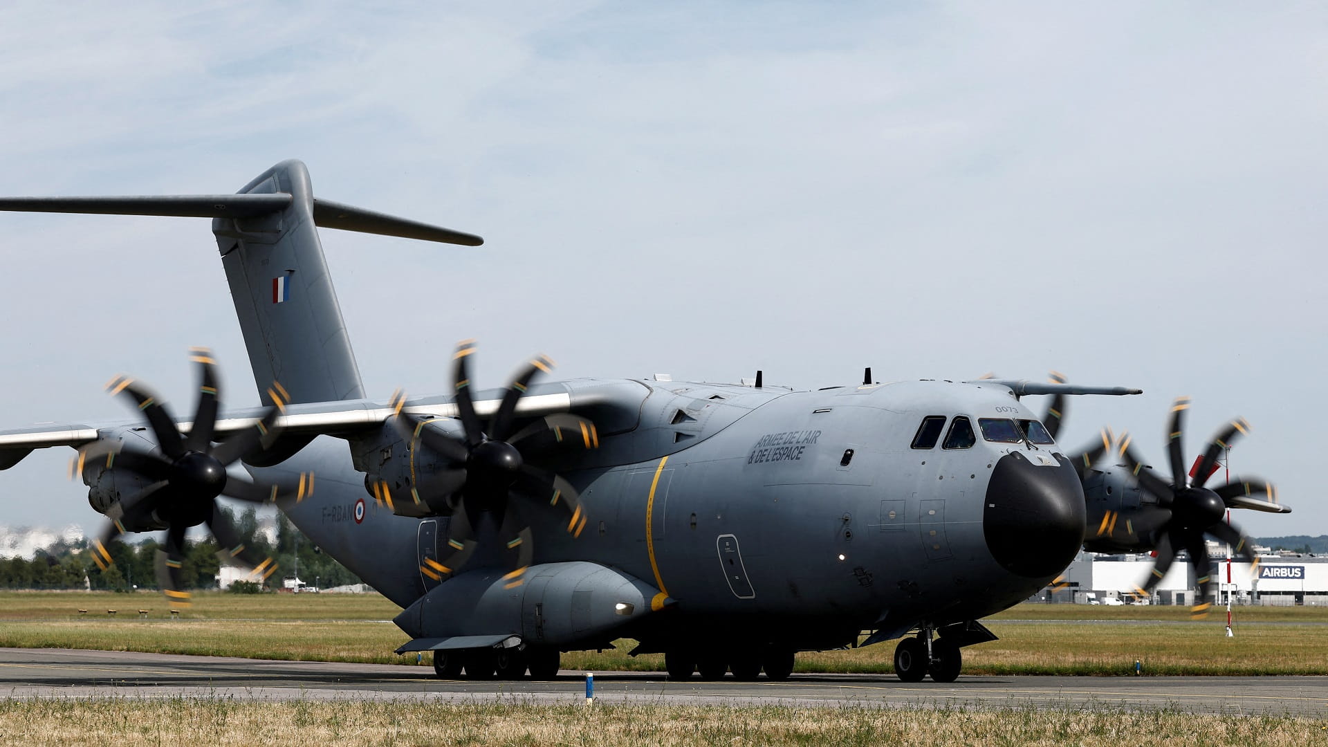 France drafting A400M aircraft to fly nationals out of Israel 