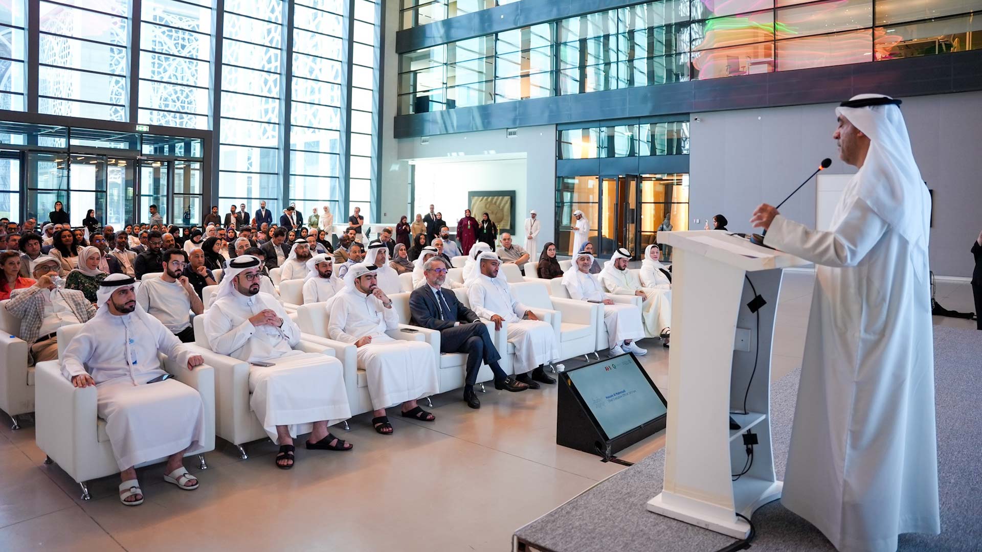 خبراء التكنولوجيا يستعرضون ابتكارات الذكاء الاصطناعي في الشارقة  