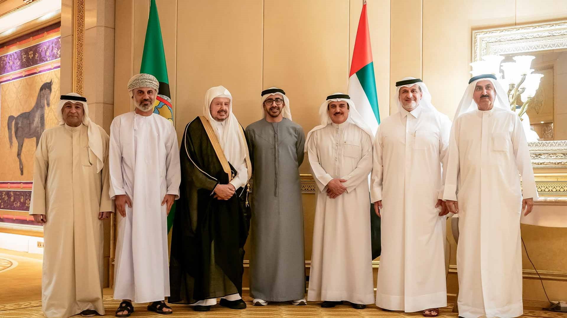 Abdullah bin Zayed meets GCC legislative leaders 