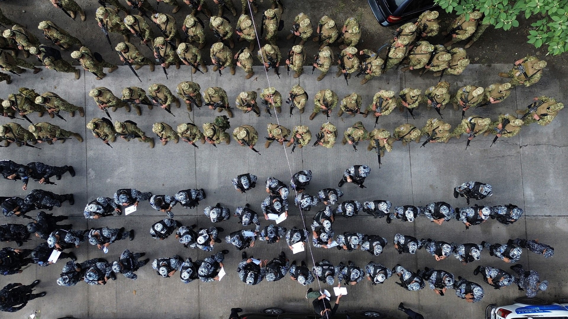 السلفادور تنشر ألفي جندي في حربها ضد العصابات بمنطقة إيلوبانغو