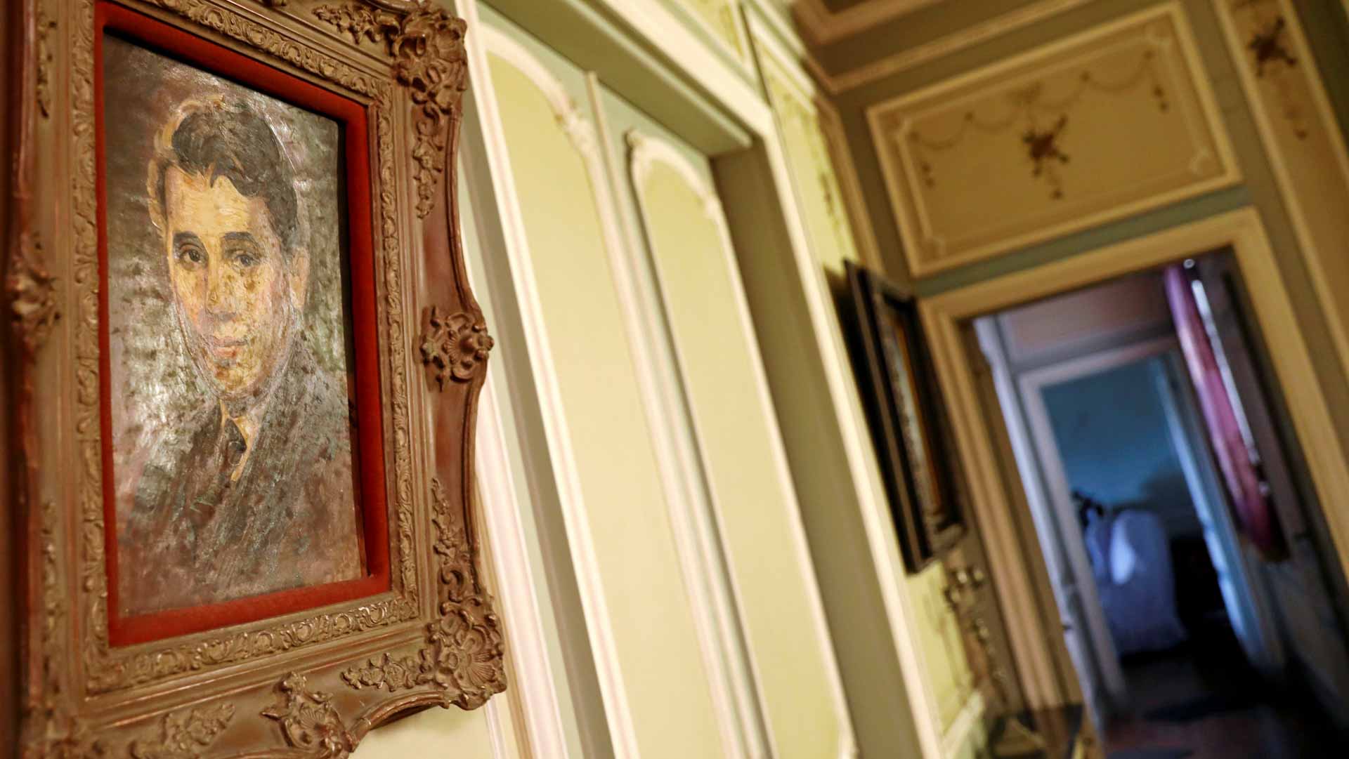 عبر هولوجرام.. العندليب الأسمر يشعل موازين المغرب بروائع الزمن الجميل 