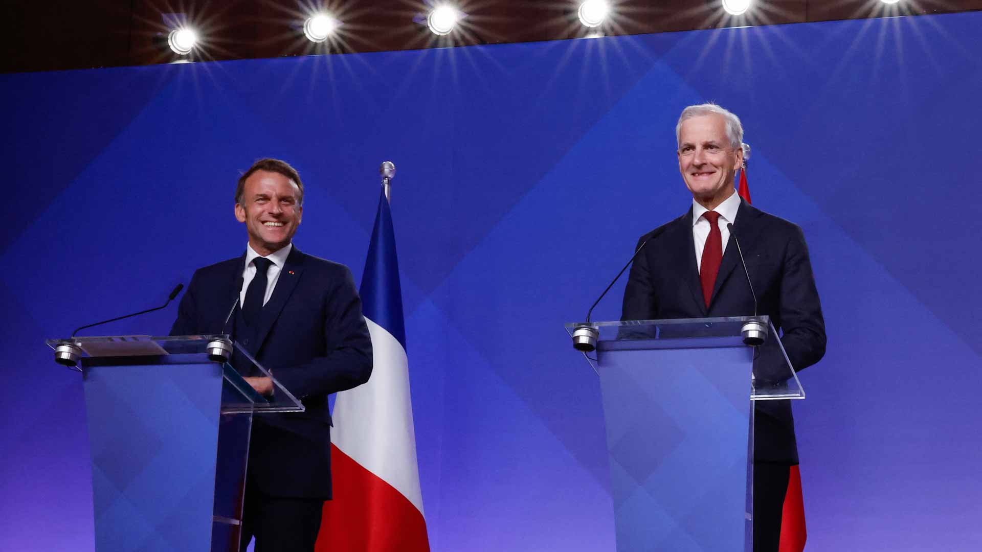 في تعاون رفيع المستوى..فرنسا والنرويج توقعان اتفاقية دفاع استراتيجي